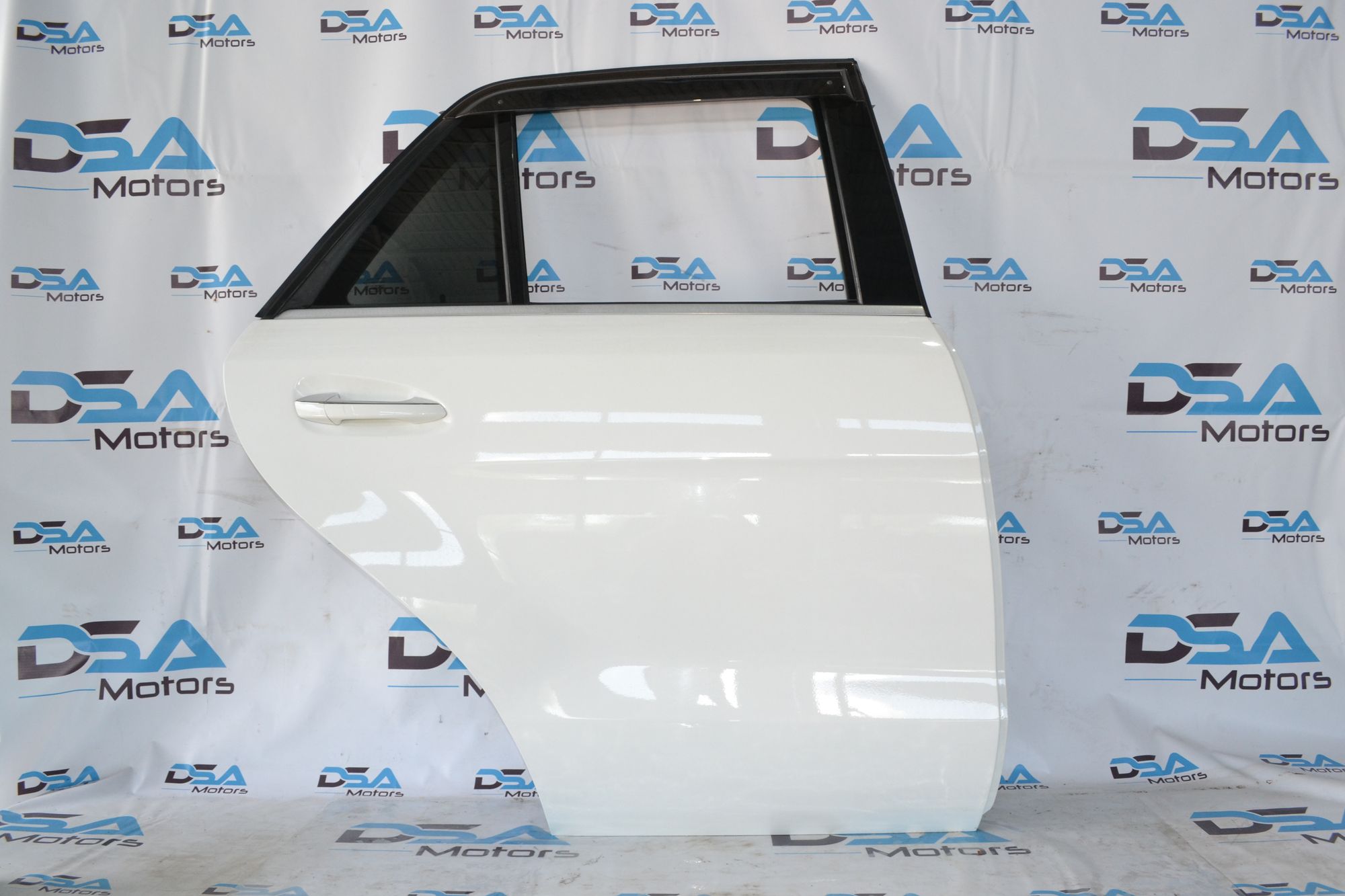 https://ycs.partsauto.market/partsauto-images/thmbs/userImages/b7628e092085f1f91467af1afb6e7630/part/850673e3-7c7b-4478-8c98-dee4151c53ff_1782885968455.jpg