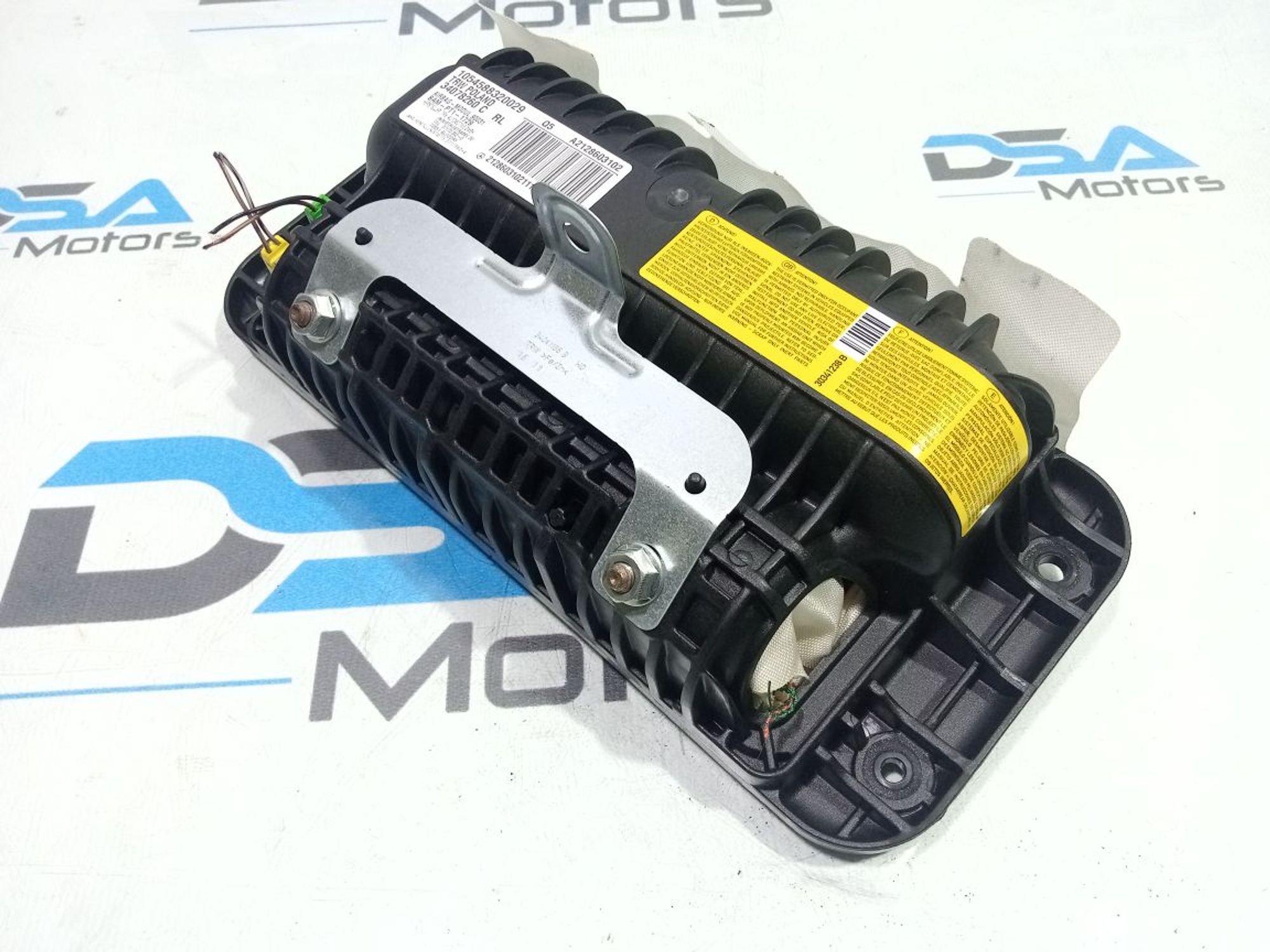 https://ycs.partsauto.market/partsauto-images/thmbs/userImages/b7628e092085f1f91467af1afb6e7630/part/8525a5cc-72b6-4f9f-bf37-24f26a7c0c8b_1748868826424.jpg