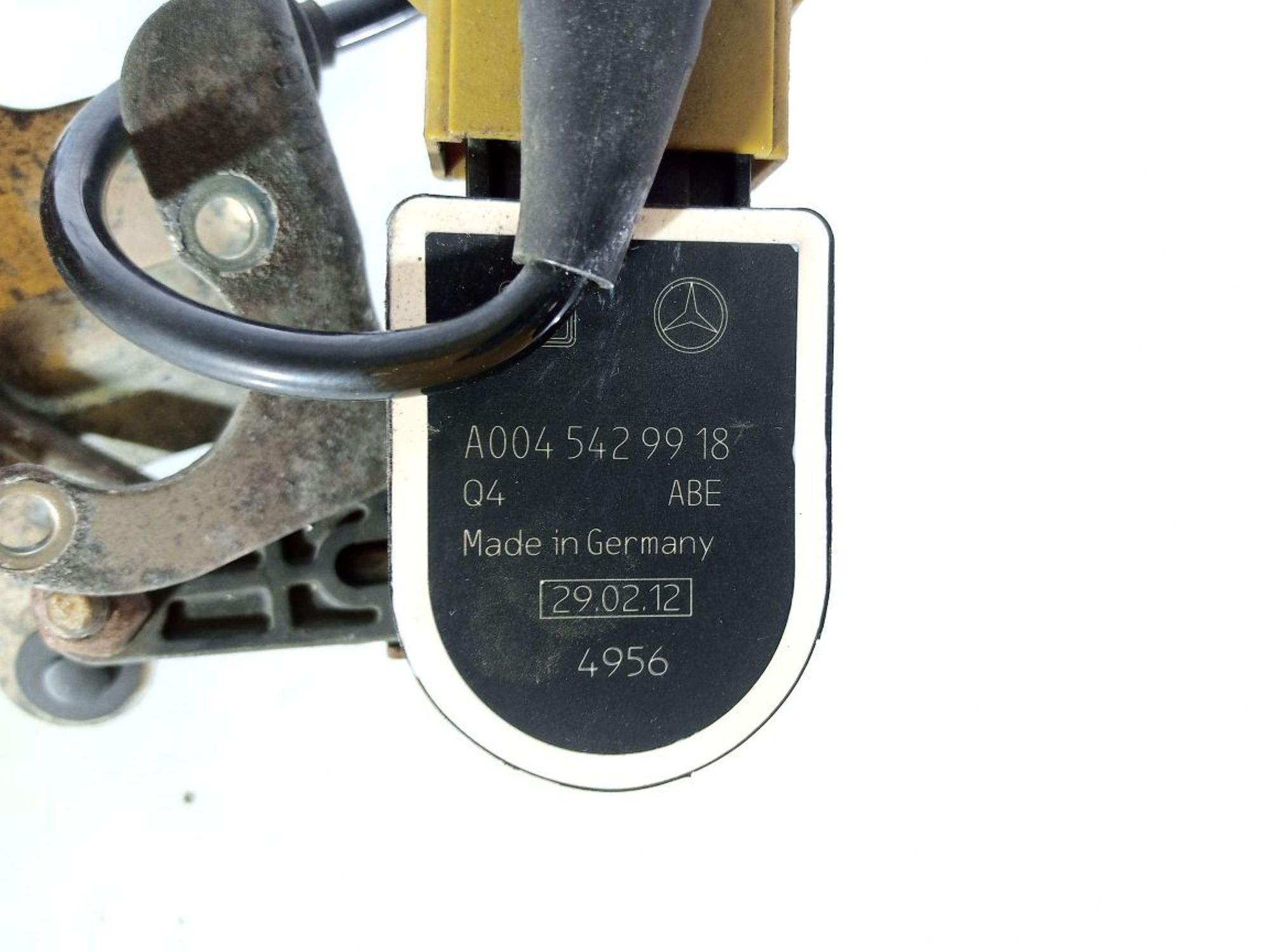 https://ycs.partsauto.market/partsauto-images/thmbs/userImages/b7628e092085f1f91467af1afb6e7630/part/856b9cb6-2437-4f58-bc41-b0acd057802a_1740561781166.jpg
