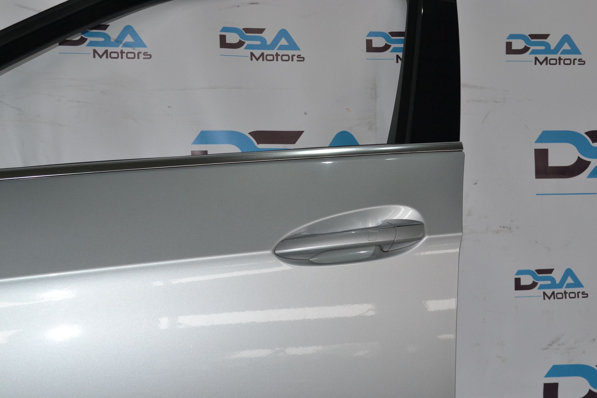 https://ycs.partsauto.market/partsauto-images/thmbs/userImages/b7628e092085f1f91467af1afb6e7630/part/86087b01-4f41-4d46-8f2f-a54d60eec521_1782900453352.jpg