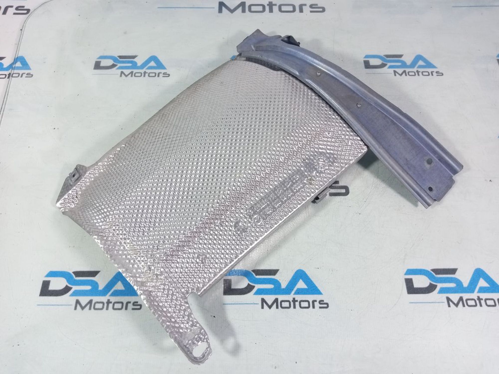 https://ycs.partsauto.market/partsauto-images/thmbs/userImages/b7628e092085f1f91467af1afb6e7630/part/864226f7-c72f-4ae7-9b57-f29b2ee2d0e0_1743409249072.jpg
