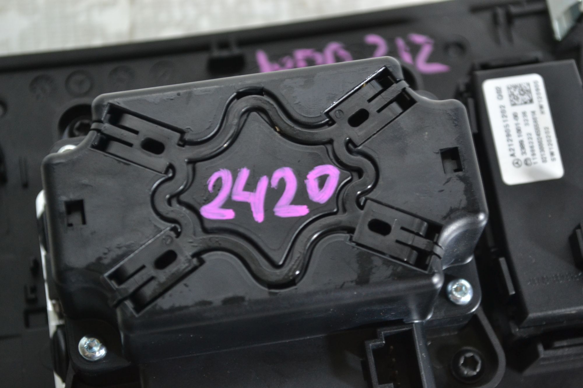 https://ycs.partsauto.market/partsauto-images/thmbs/userImages/b7628e092085f1f91467af1afb6e7630/part/865550c4-9778-4853-b078-d2cbccfc8fe7_1780985988189.jpg