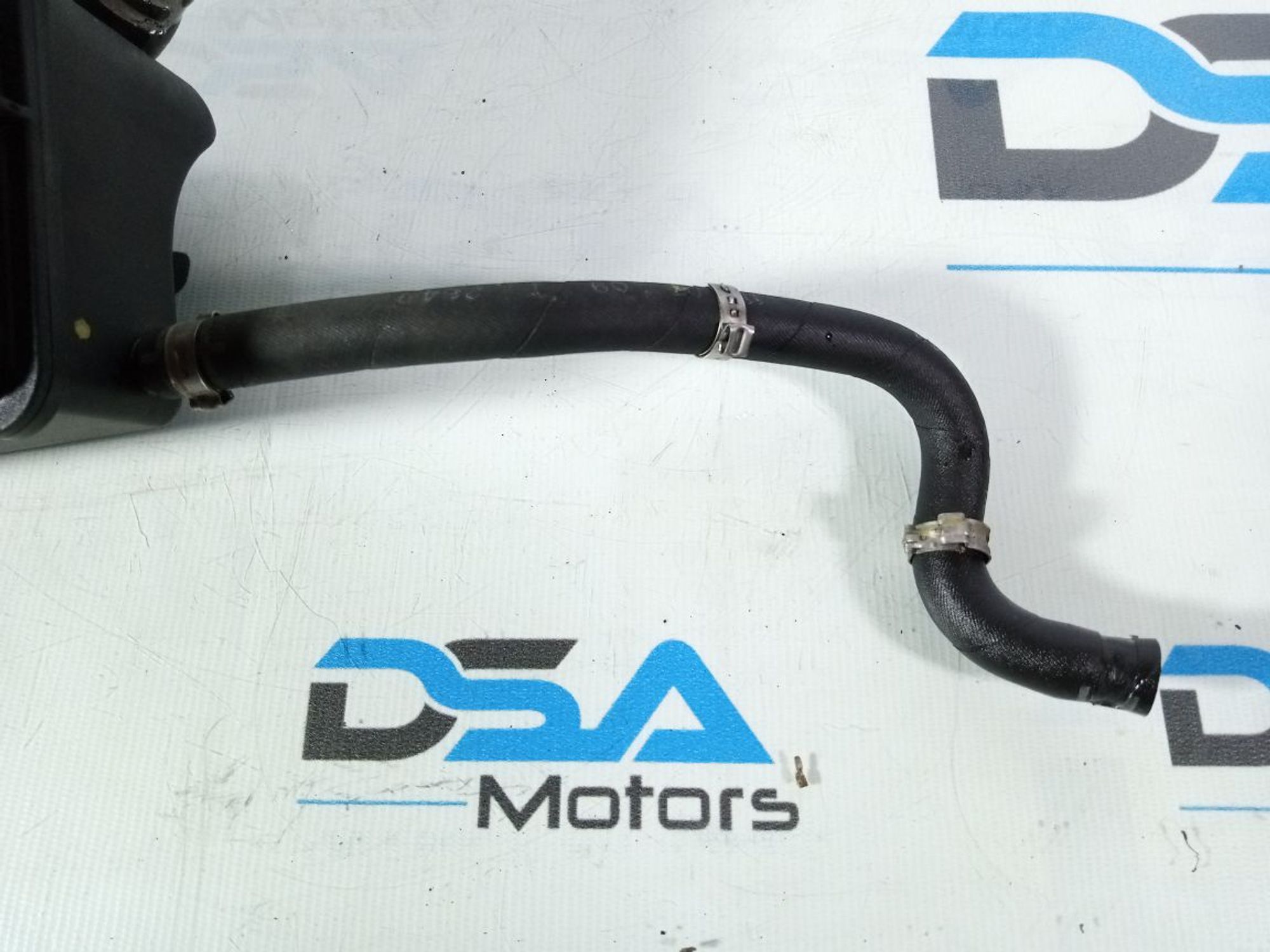 https://ycs.partsauto.market/partsauto-images/thmbs/userImages/b7628e092085f1f91467af1afb6e7630/part/8679f734-784d-4667-a07e-1a8f0f61bb65_1741114901410.jpg
