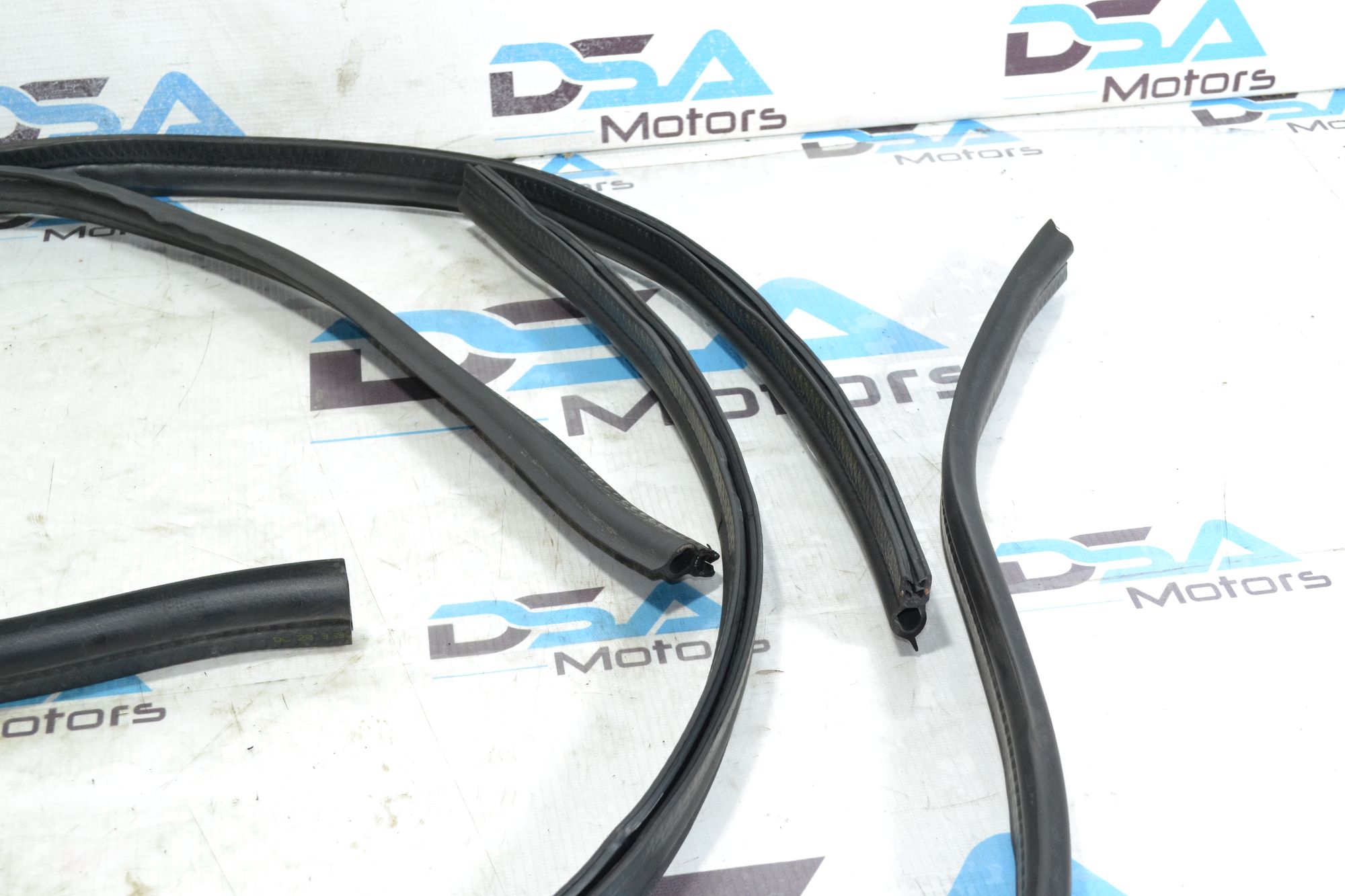 https://ycs.partsauto.market/partsauto-images/thmbs/userImages/b7628e092085f1f91467af1afb6e7630/part/8685c50a-2338-4f47-8fb1-6c38b06b70b9_1783058523677.jpg