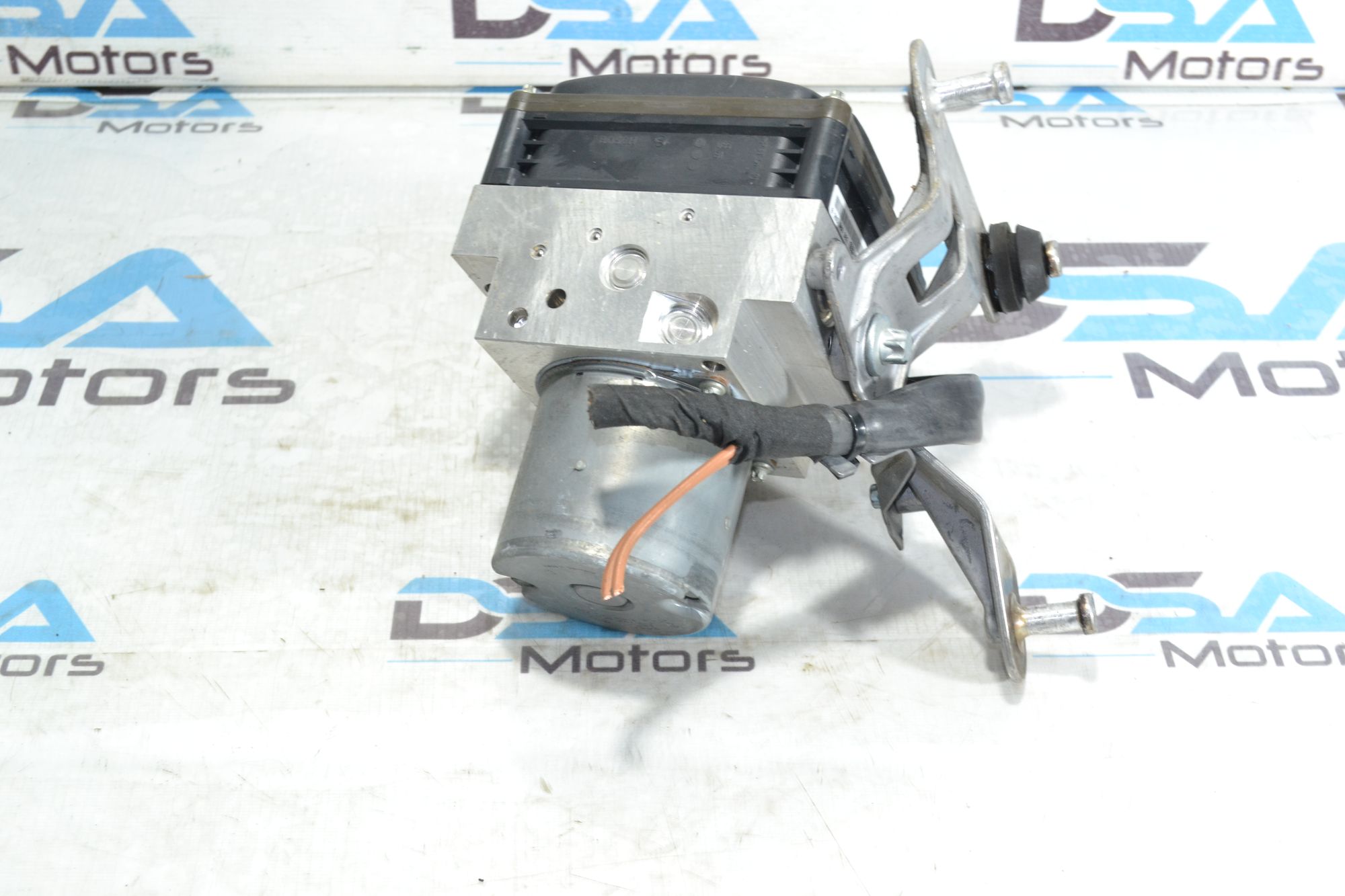 https://ycs.partsauto.market/partsauto-images/thmbs/userImages/b7628e092085f1f91467af1afb6e7630/part/869b7a94-0ce8-429c-abd6-219facfc5974_1780558134652.jpg