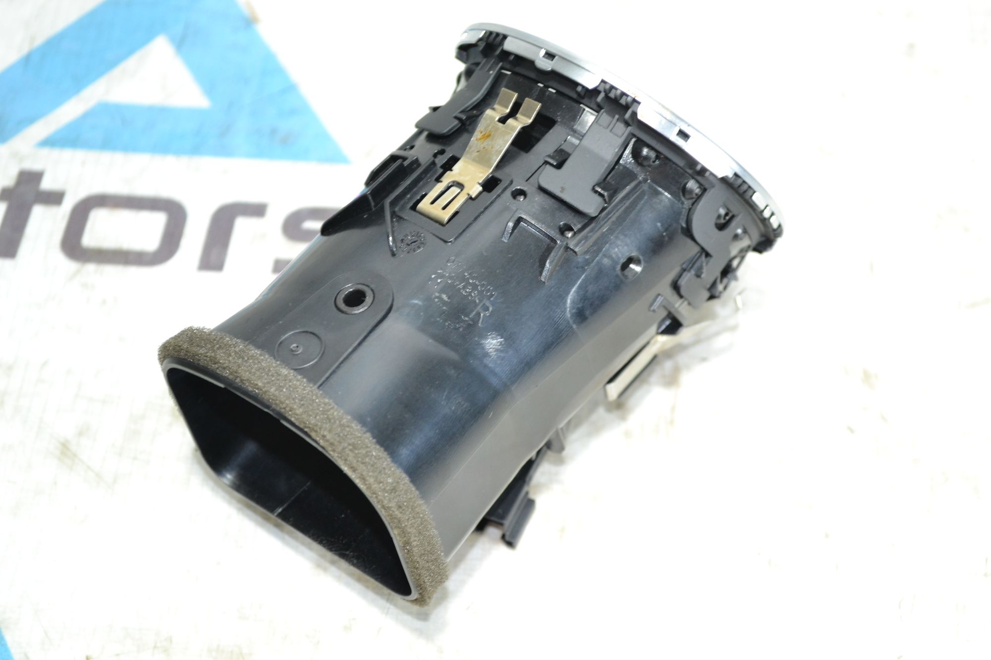 https://ycs.partsauto.market/partsauto-images/thmbs/userImages/b7628e092085f1f91467af1afb6e7630/part/869e8a34-dea6-4111-bfd4-0ab627155a6f_1785502540053.jpg