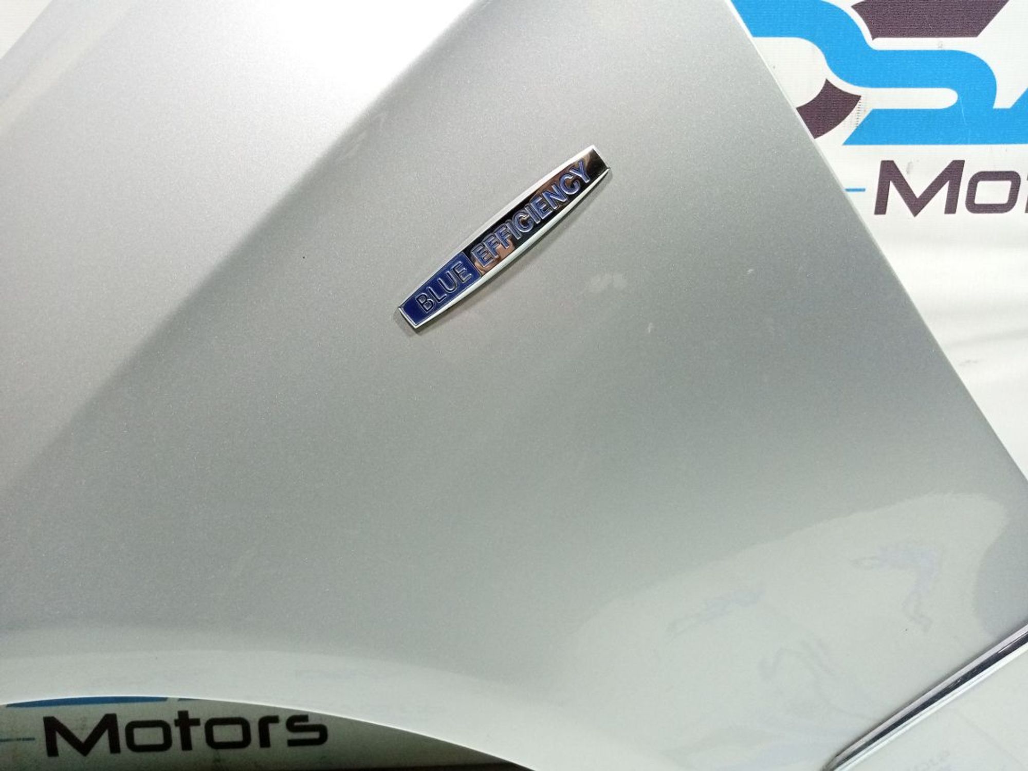 https://ycs.partsauto.market/partsauto-images/thmbs/userImages/b7628e092085f1f91467af1afb6e7630/part/86c26df1-2cec-43b1-bf2e-2f155d8c0c2a_1748925082393.jpg