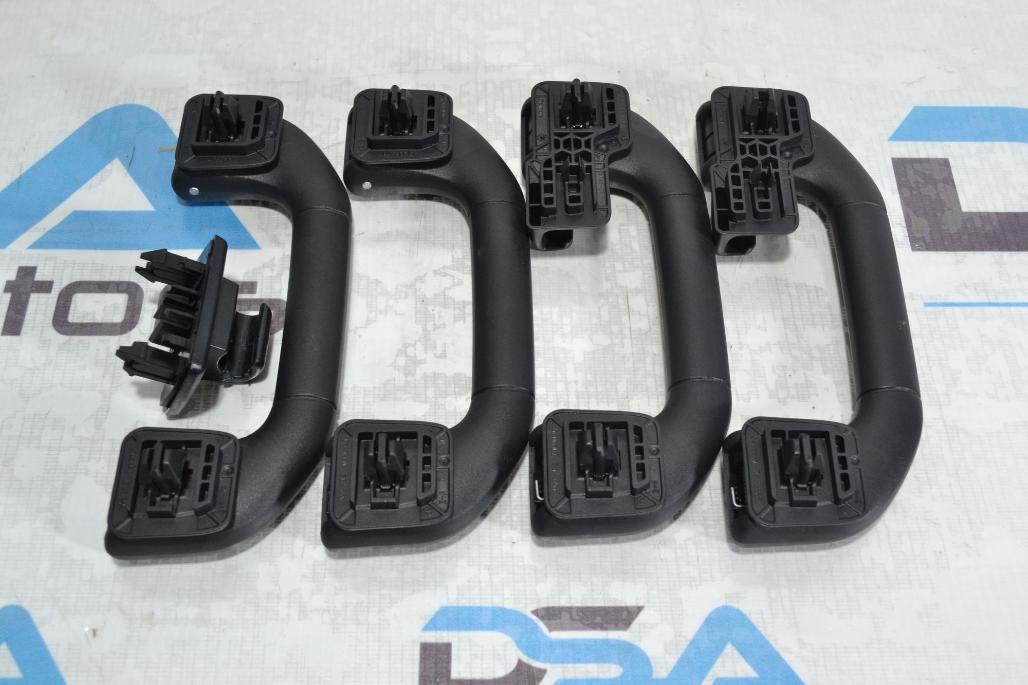 https://ycs.partsauto.market/partsauto-images/thmbs/userImages/b7628e092085f1f91467af1afb6e7630/part/86c95558-fbfa-4756-bf08-bb78f802dbe3_1779270774631.jpg