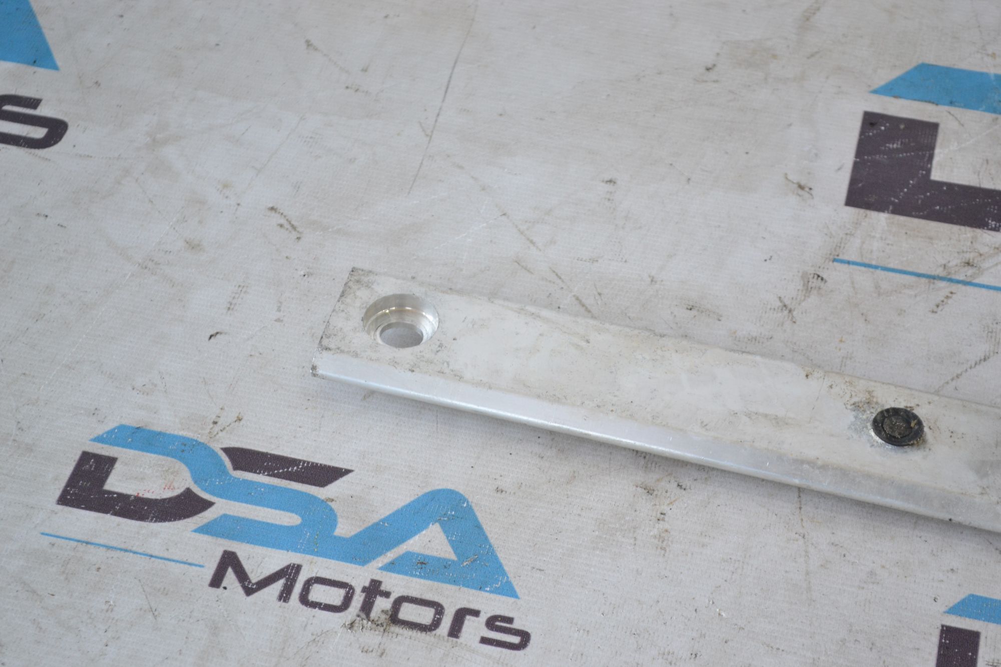 https://ycs.partsauto.market/partsauto-images/thmbs/userImages/b7628e092085f1f91467af1afb6e7630/part/87178ca4-e012-40a5-ade8-fd459b1e80e9_1785218457472.jpg