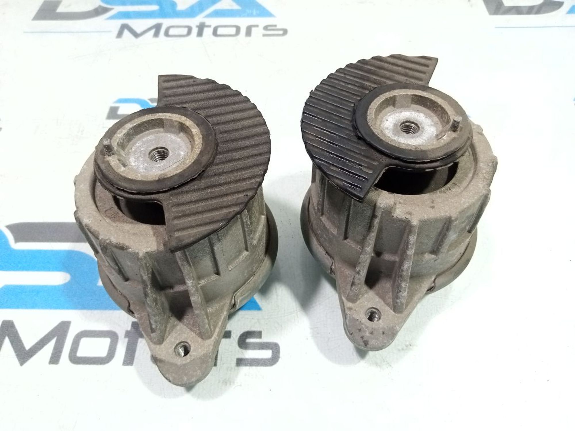 https://ycs.partsauto.market/partsauto-images/thmbs/userImages/b7628e092085f1f91467af1afb6e7630/part/87b44c3d-3c7c-417c-aa0a-2da75cbfe37b_1749098205625.jpg