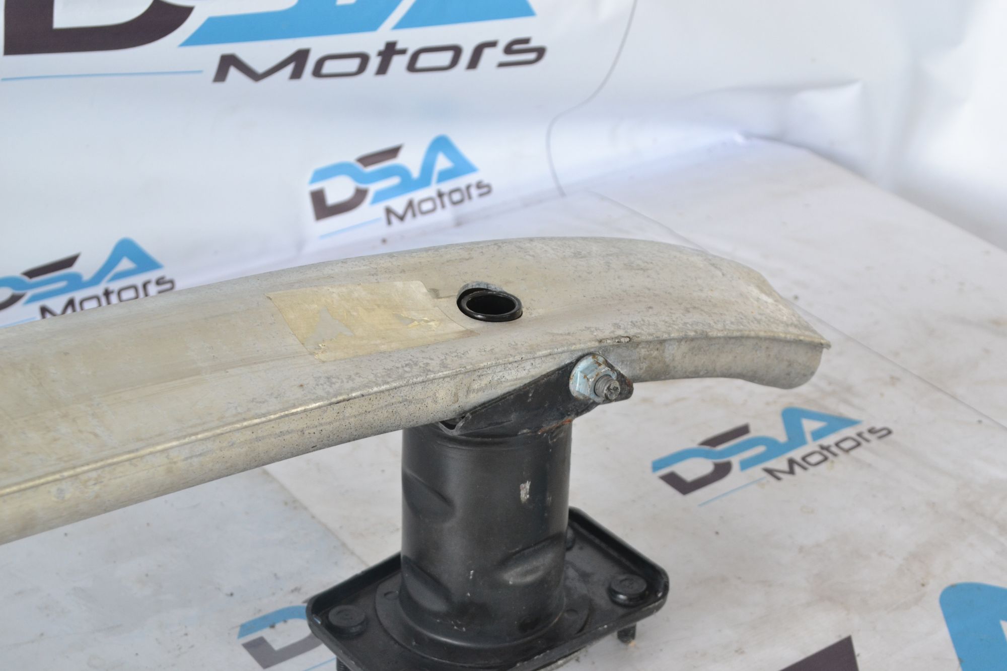 https://ycs.partsauto.market/partsauto-images/thmbs/userImages/b7628e092085f1f91467af1afb6e7630/part/880644a0-7160-41e2-83a7-7e75359c5000_1781518166645.jpg
