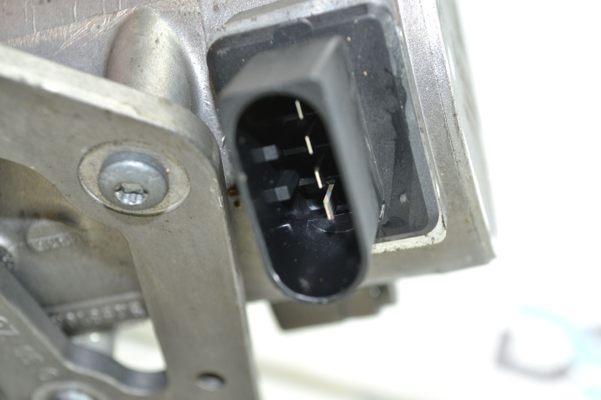 https://ycs.partsauto.market/partsauto-images/thmbs/userImages/b7628e092085f1f91467af1afb6e7630/part/88b61ac8-dbbd-4ca4-8071-18709624eac2_1783581035297.jpg