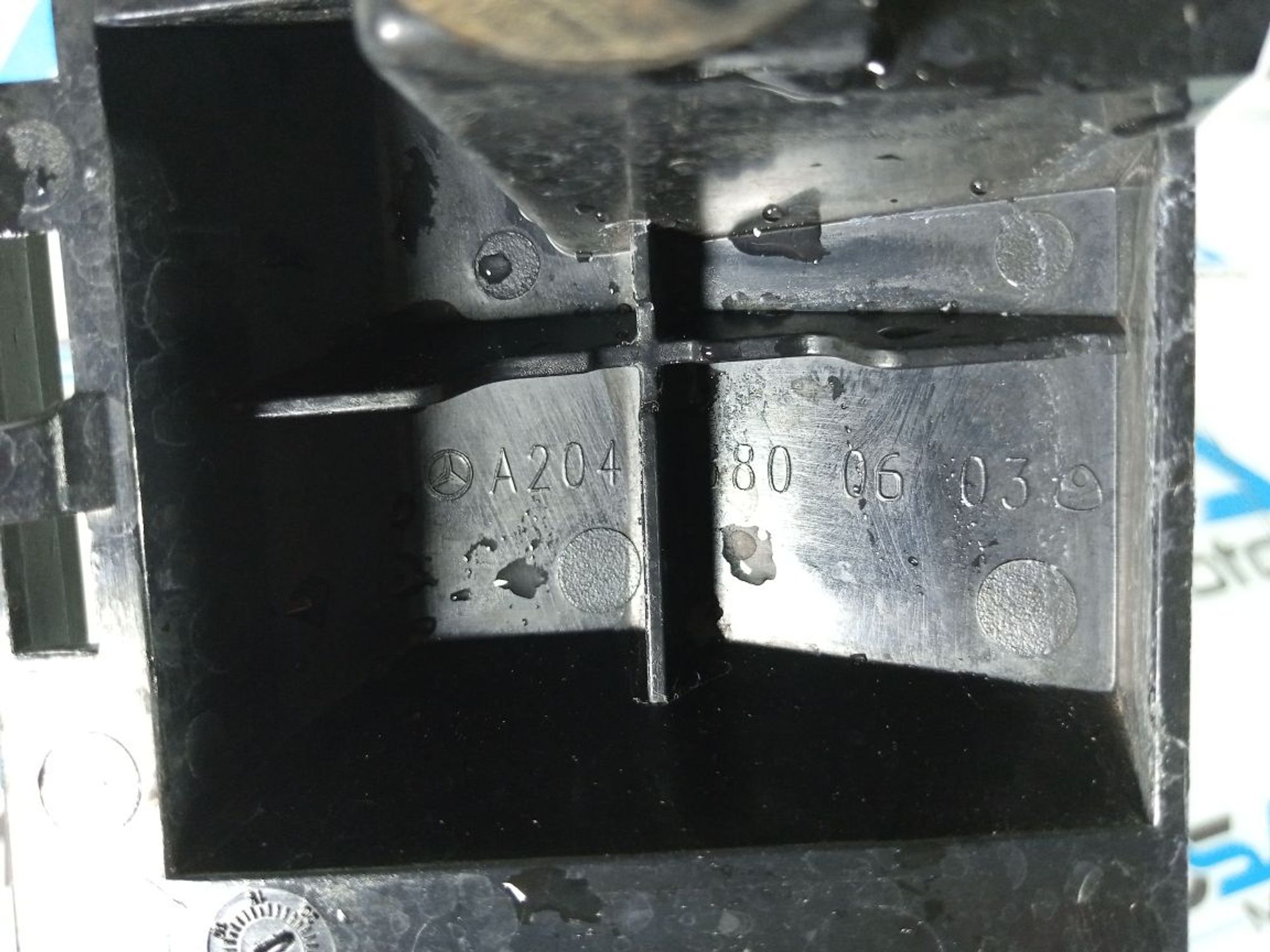 https://ycs.partsauto.market/partsauto-images/thmbs/userImages/b7628e092085f1f91467af1afb6e7630/part/88be8cb1-e754-45f1-a98a-8deb069fad77_1720704640603.jpg