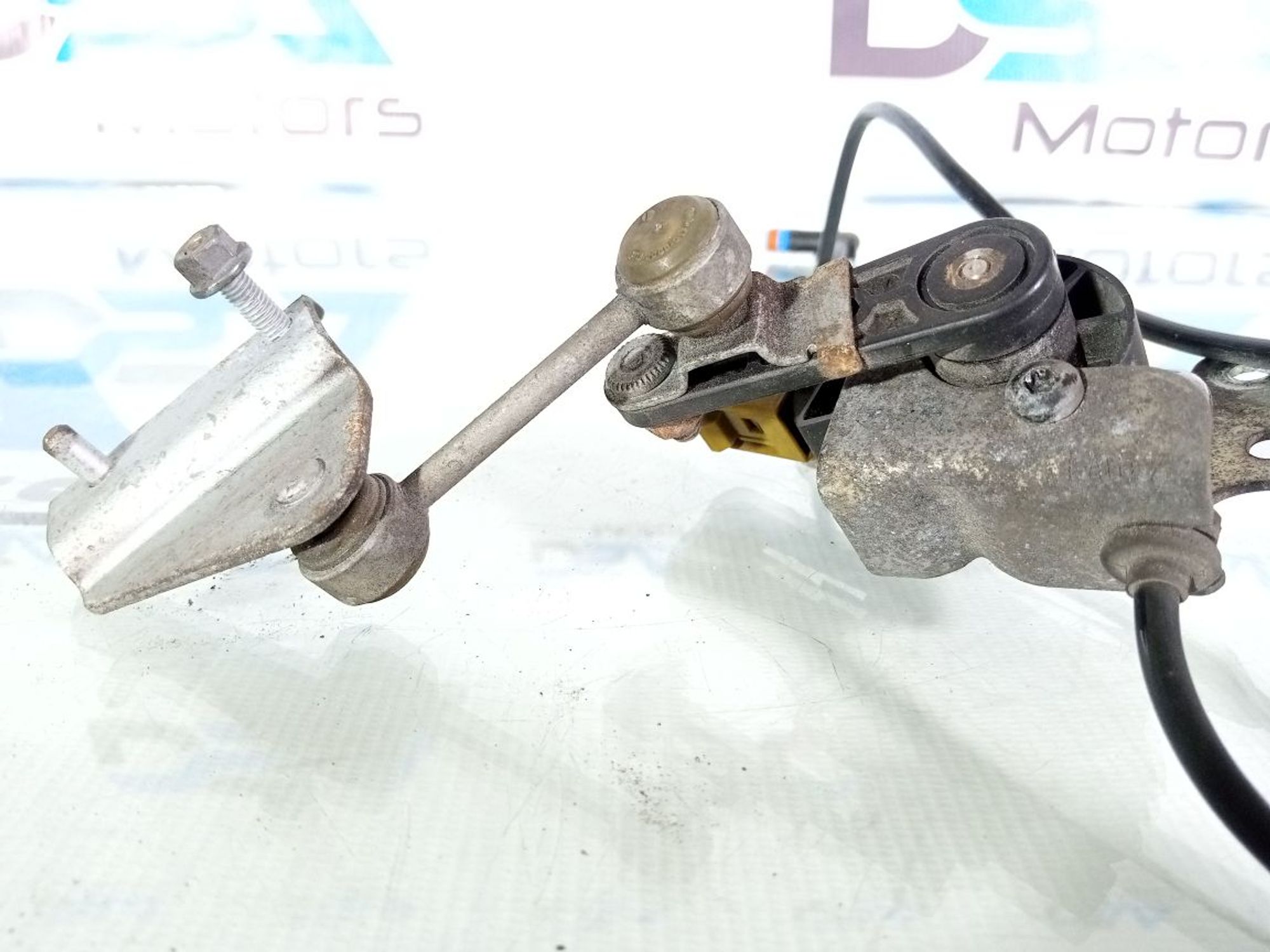 https://ycs.partsauto.market/partsauto-images/thmbs/userImages/b7628e092085f1f91467af1afb6e7630/part/8ac3fa8d-74e8-4f4d-811b-0a988d2d284e_1740485888028.jpg