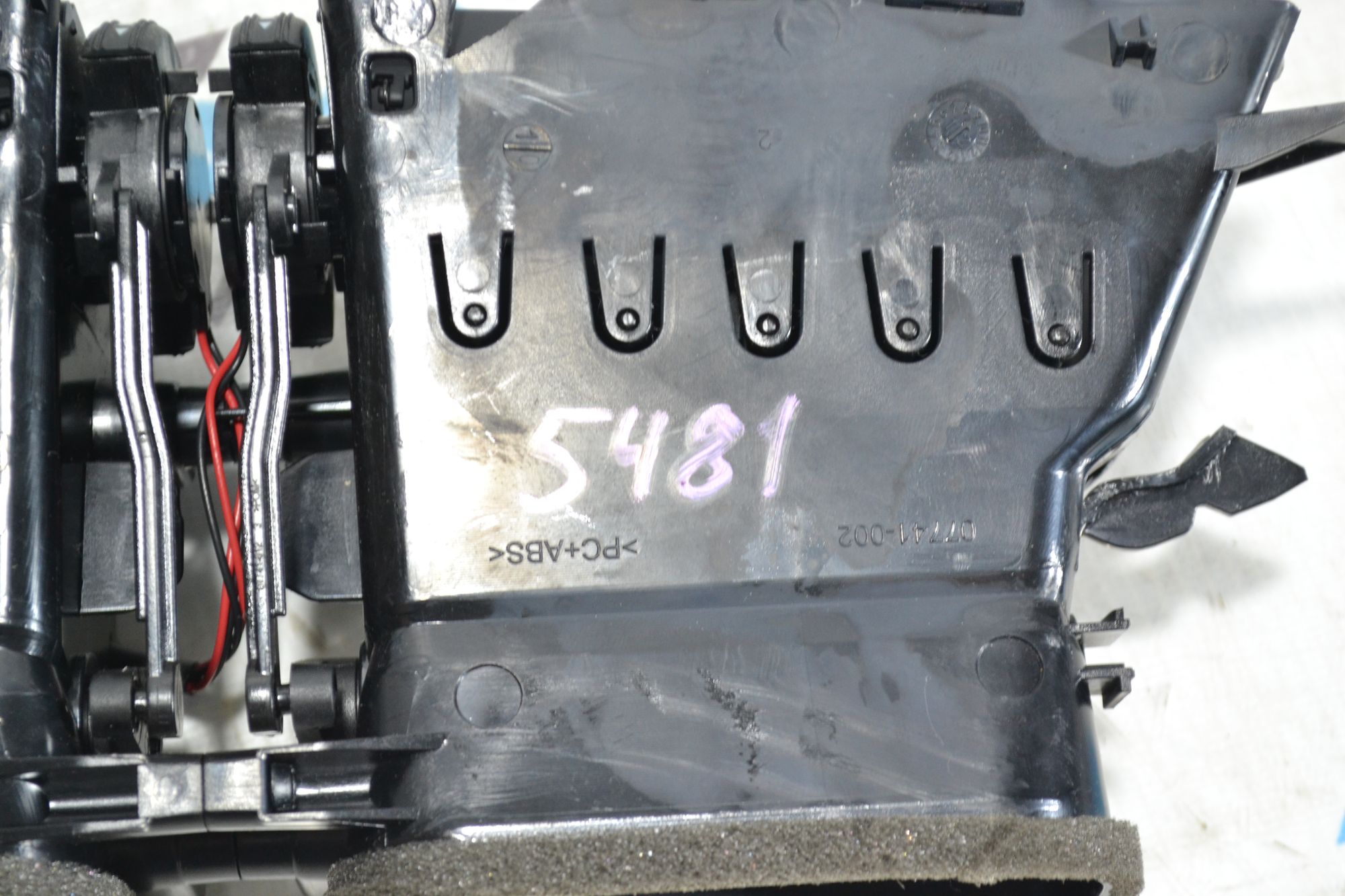 https://ycs.partsauto.market/partsauto-images/thmbs/userImages/b7628e092085f1f91467af1afb6e7630/part/90e356c8-facf-4d53-9ff8-d0fa609cdf47_1780575937644.jpg
