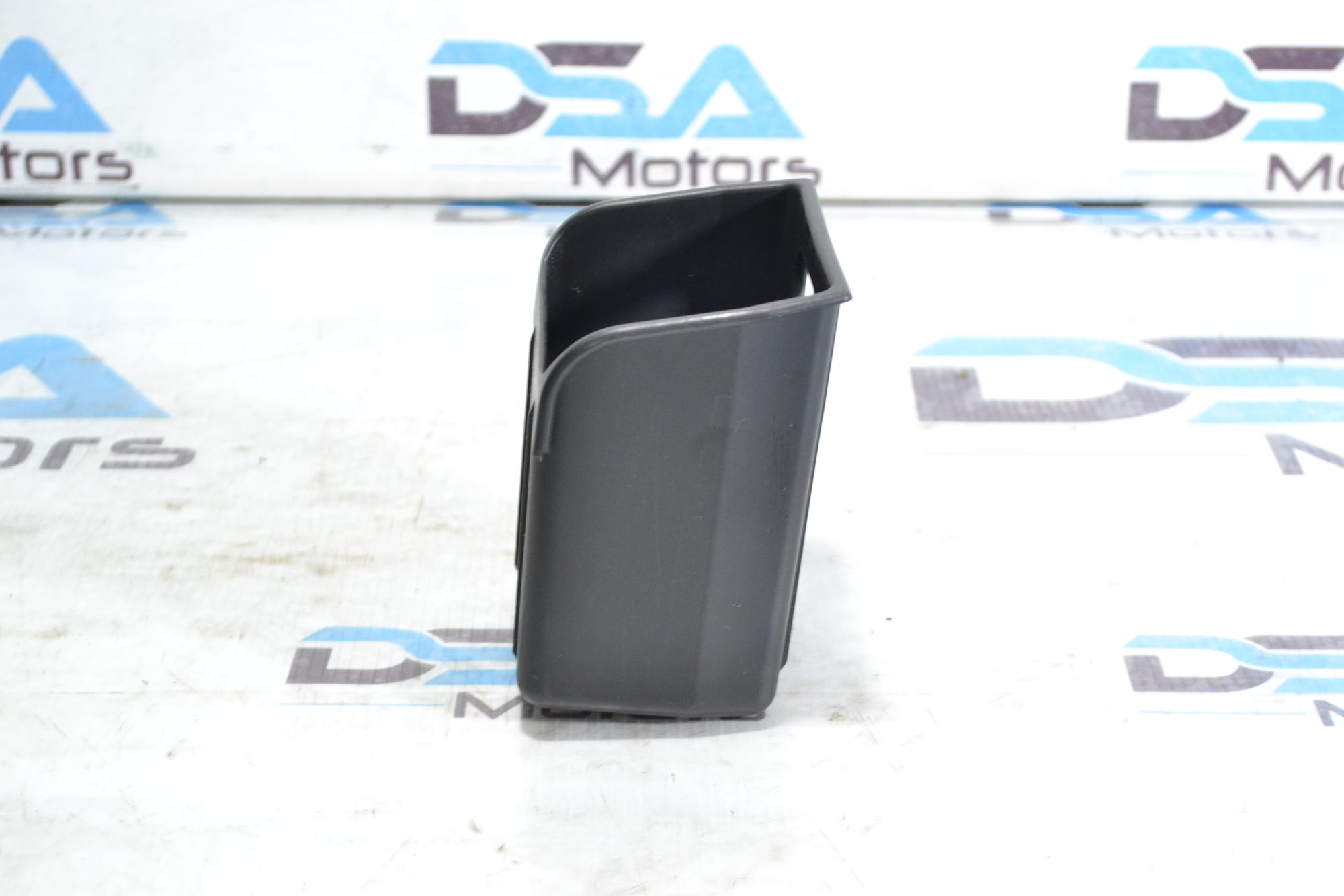https://ycs.partsauto.market/partsauto-images/thmbs/userImages/b7628e092085f1f91467af1afb6e7630/part/930d2d91-ff11-4a2e-9dbd-f2f9136e3630_1780569699133.jpg