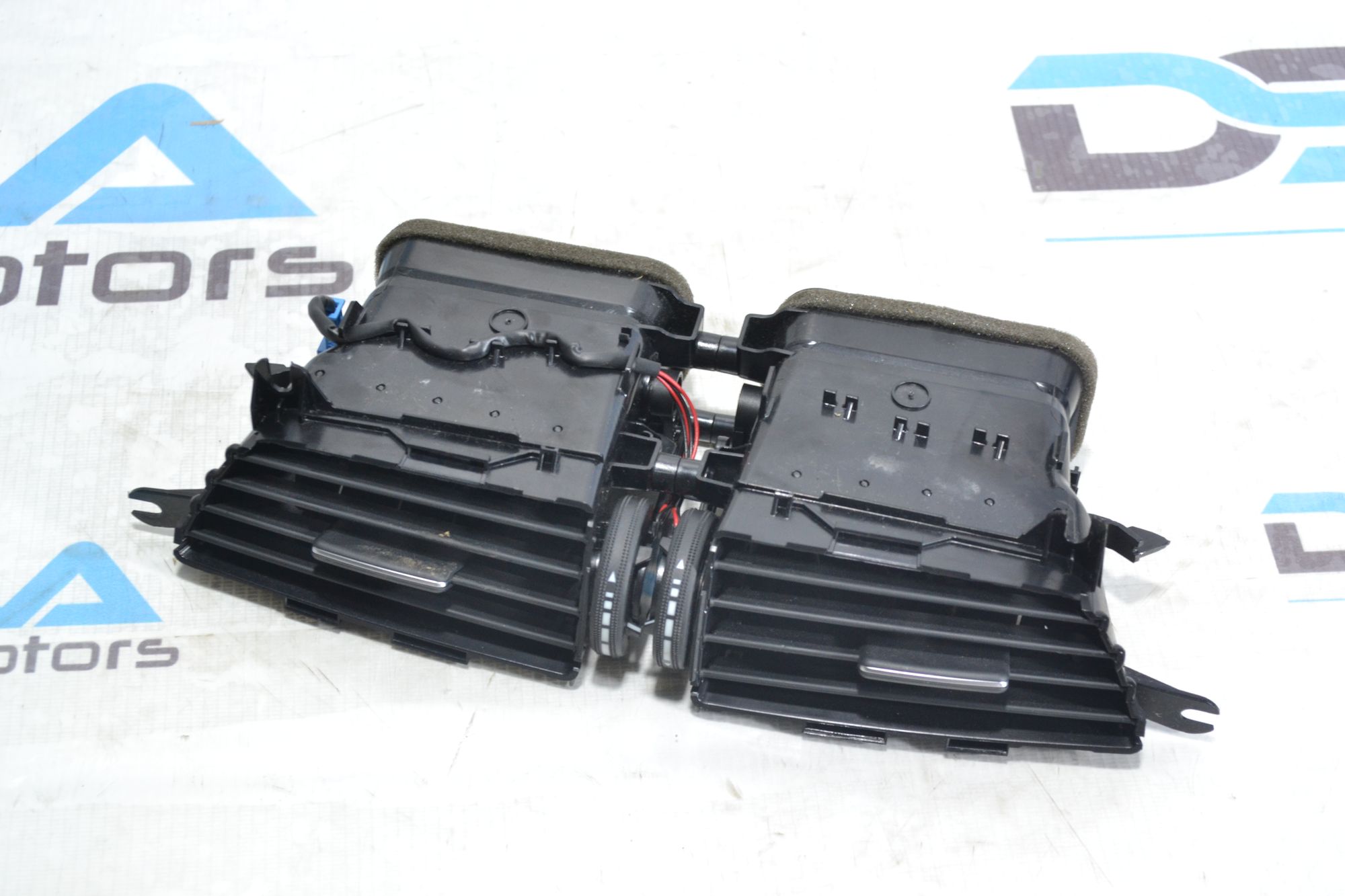 https://ycs.partsauto.market/partsauto-images/thmbs/userImages/b7628e092085f1f91467af1afb6e7630/part/934066be-7a2d-4da4-9ea0-41c3462744a5_1780477505187.jpg