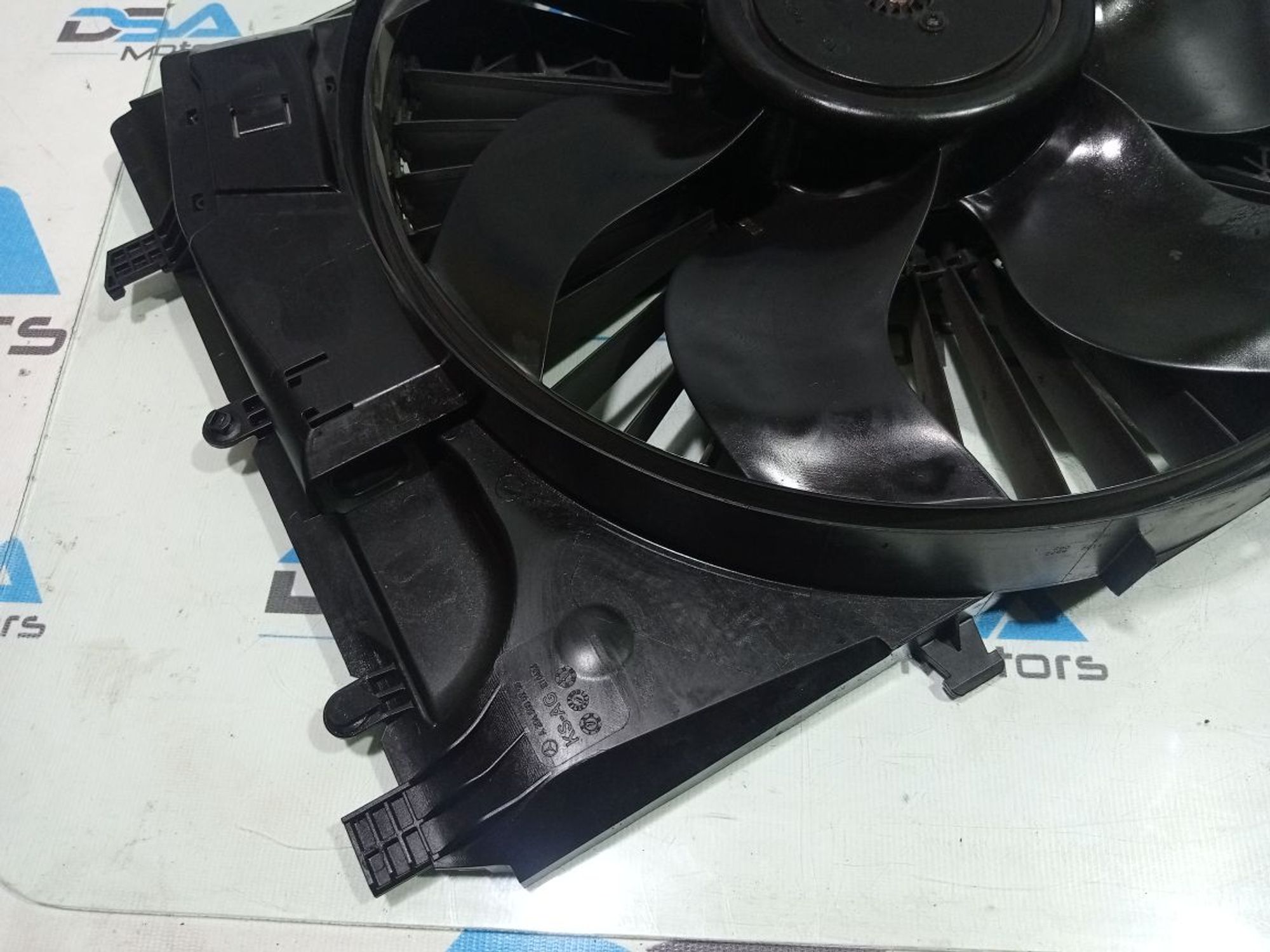 https://ycs.partsauto.market/partsauto-images/thmbs/userImages/b7628e092085f1f91467af1afb6e7630/part/93914956-ddf4-4b12-809a-55171cb1d8d6_1748888550512.jpg