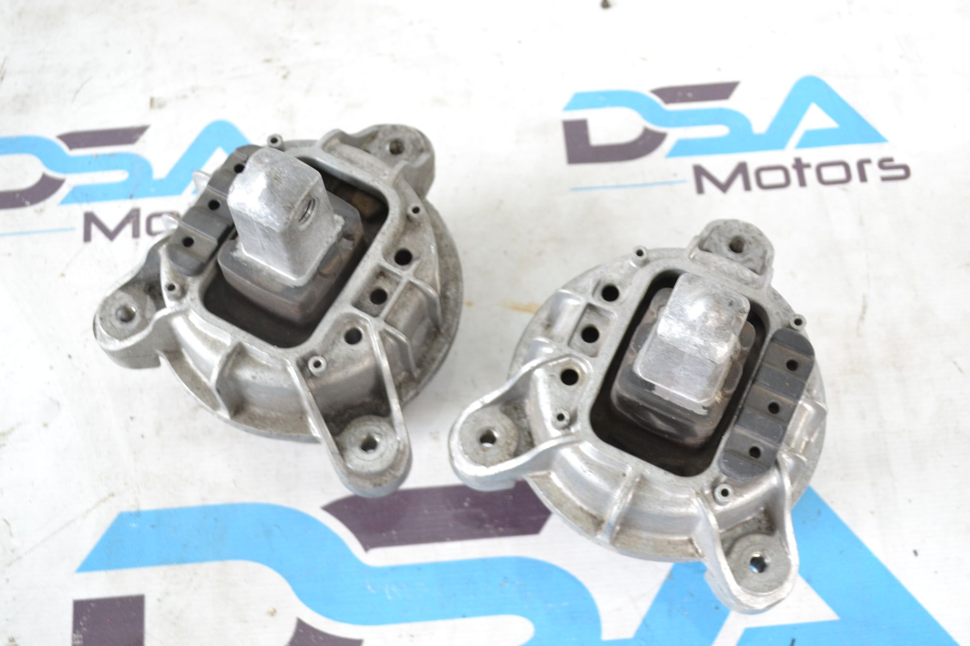 https://ycs.partsauto.market/partsauto-images/thmbs/userImages/b7628e092085f1f91467af1afb6e7630/part/943065fa-bd49-410a-9f02-676d28914215_1785312699189.jpg