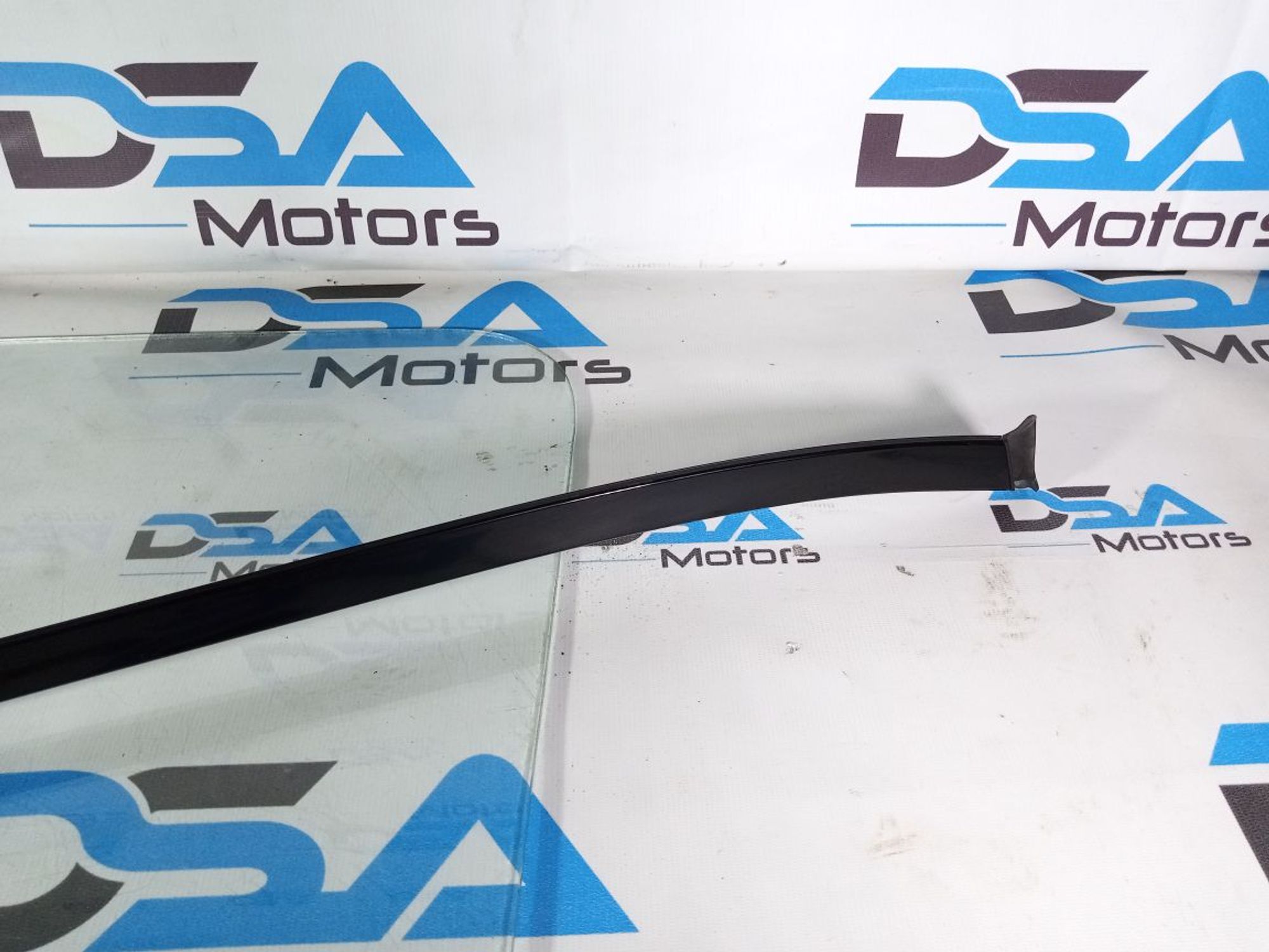 https://ycs.partsauto.market/partsauto-images/thmbs/userImages/b7628e092085f1f91467af1afb6e7630/part/9449f8f1-2d09-4911-b6dc-2da7c69f7a19_1745327304363.jpg