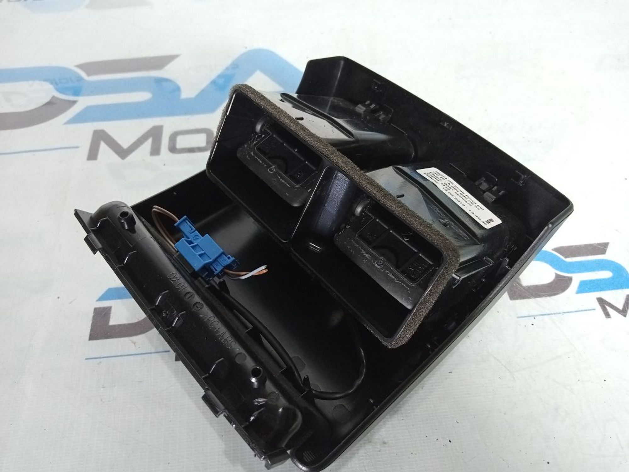 https://ycs.partsauto.market/partsauto-images/thmbs/userImages/b7628e092085f1f91467af1afb6e7630/part/947cb9a0-5c5e-4b42-8c40-0f512a15daf3_1733848539123.jpg