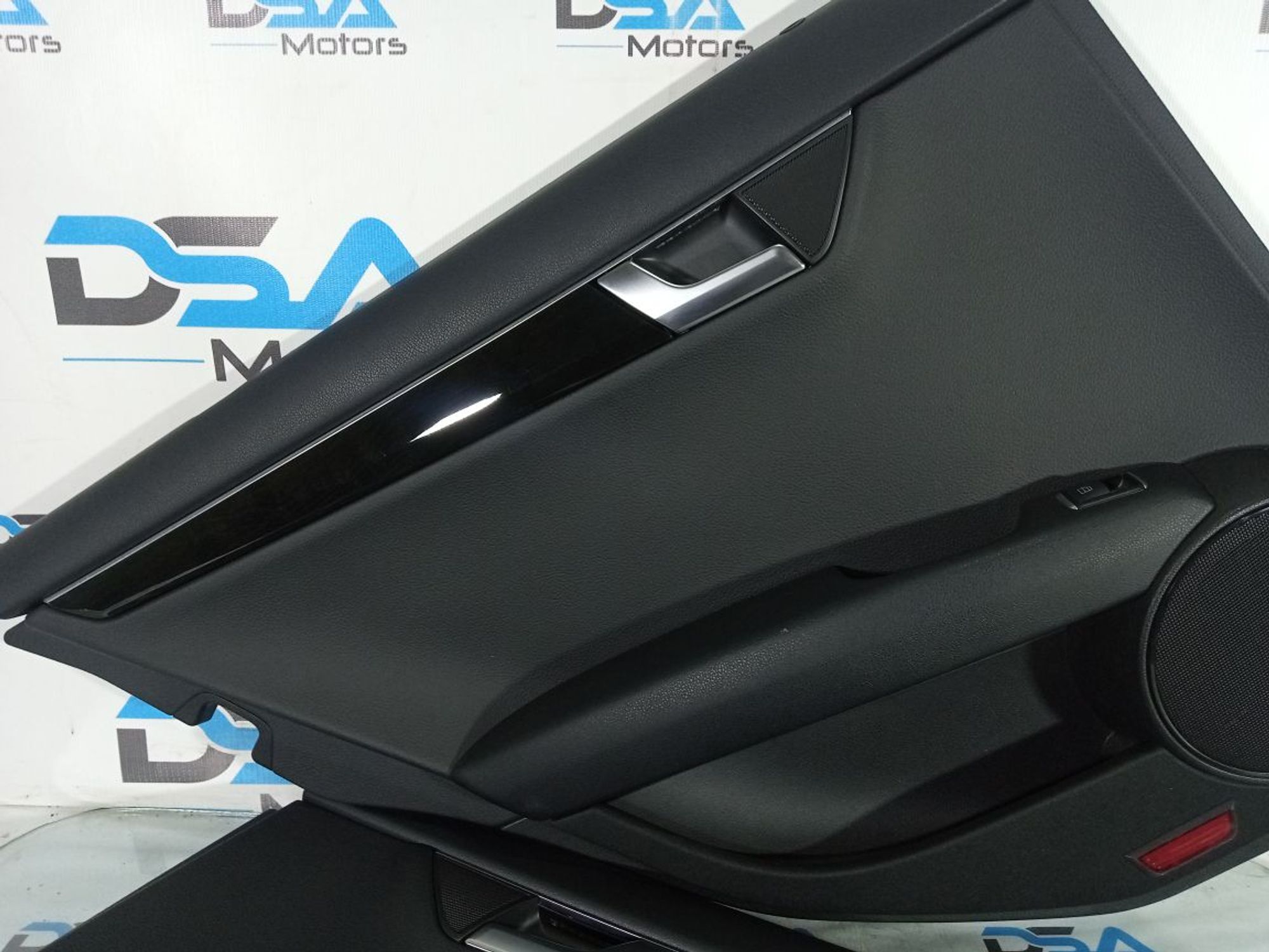 https://ycs.partsauto.market/partsauto-images/thmbs/userImages/b7628e092085f1f91467af1afb6e7630/part/948c101a-29b2-4e0f-9a72-f6c7d3dd9051_1734535078270.jpg