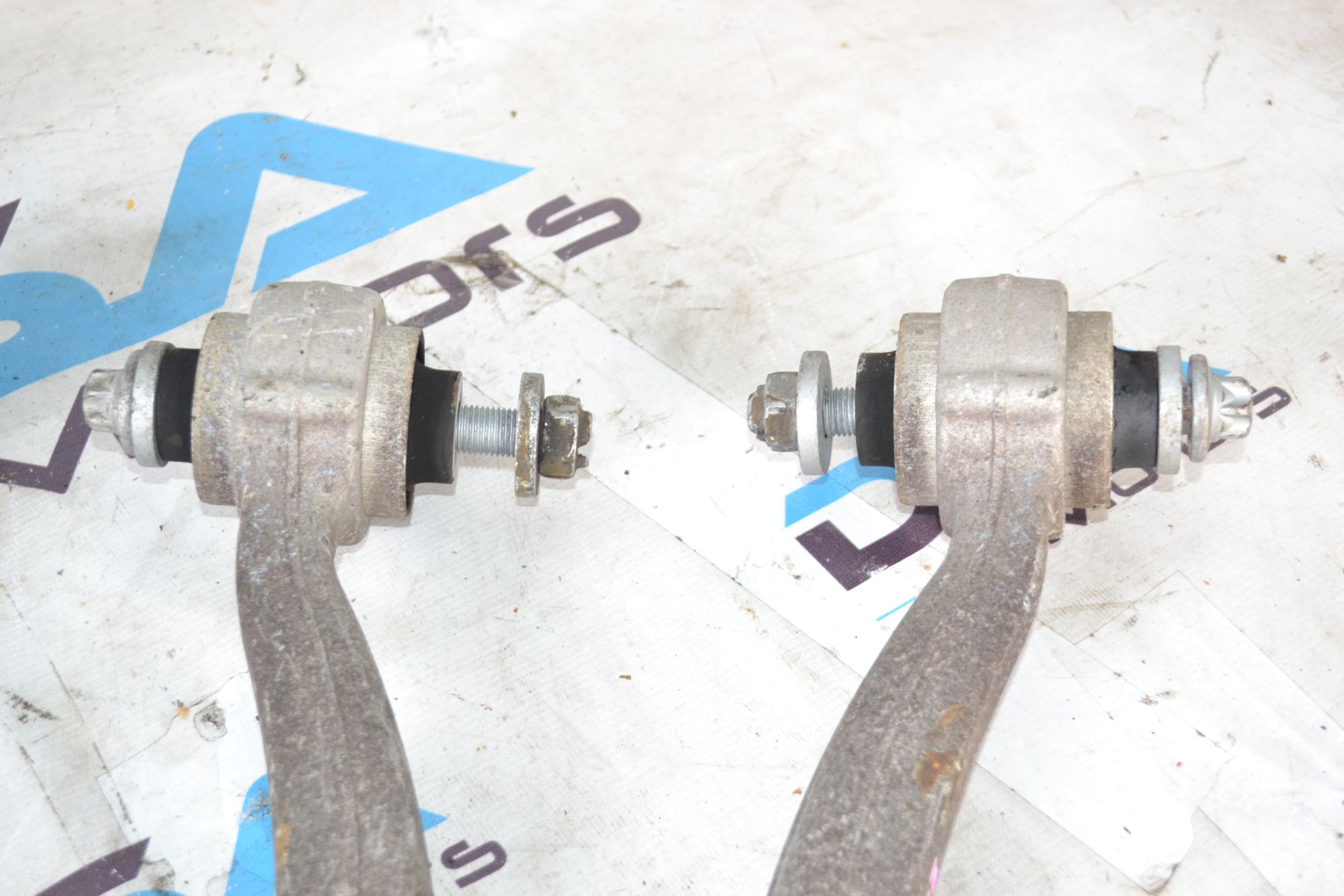 https://ycs.partsauto.market/partsauto-images/thmbs/userImages/b7628e092085f1f91467af1afb6e7630/part/949f3427-6f4e-4fe3-b796-8078ed827787_1785152069548.jpg