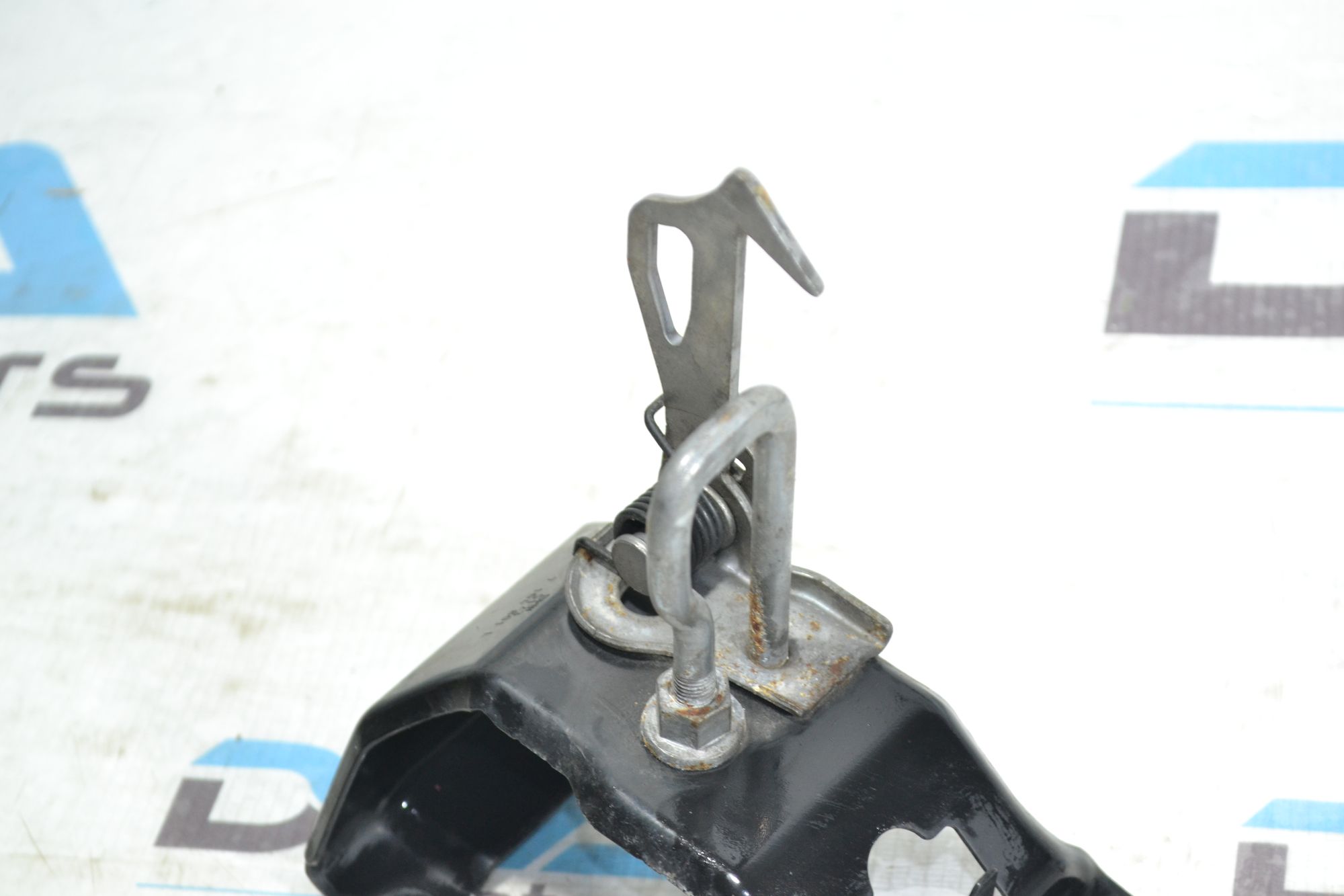 https://ycs.partsauto.market/partsauto-images/thmbs/userImages/b7628e092085f1f91467af1afb6e7630/part/94e8b774-6f99-45c4-ad11-441315ebc485_1780488052805.jpg