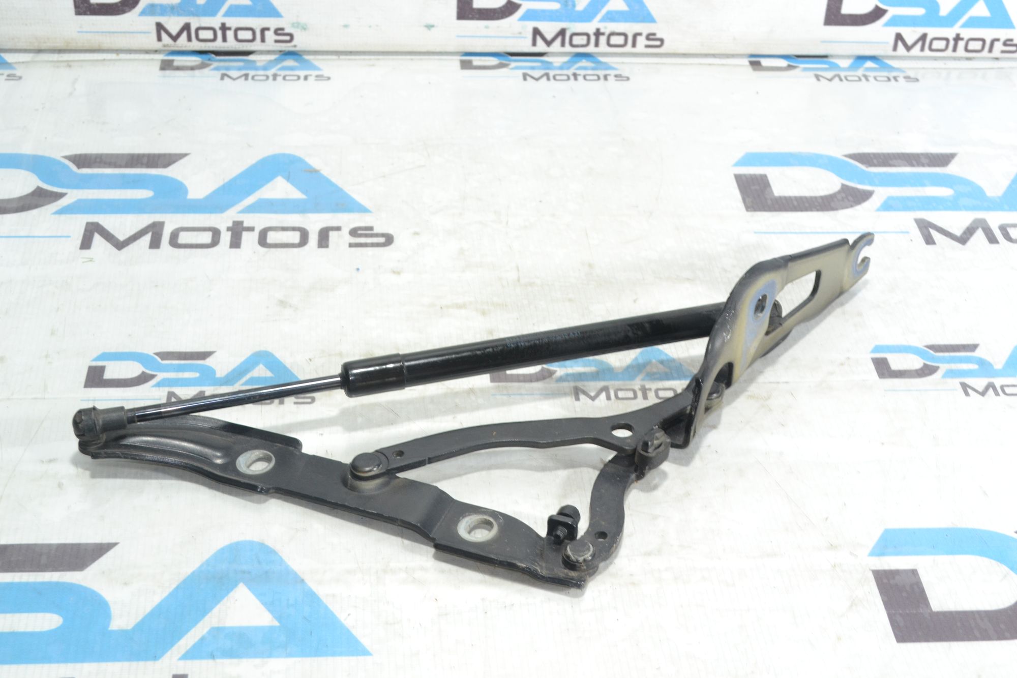 https://ycs.partsauto.market/partsauto-images/thmbs/userImages/b7628e092085f1f91467af1afb6e7630/part/95687e70-efba-451c-873c-77ed9e7f19bd_1781171183396.jpg