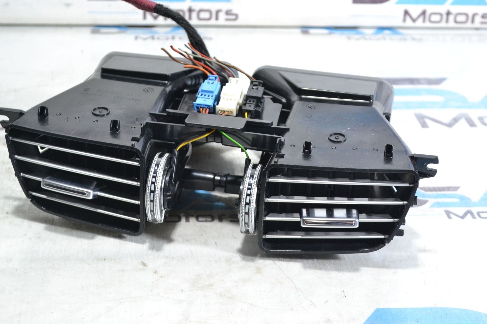 https://ycs.partsauto.market/partsauto-images/thmbs/userImages/b7628e092085f1f91467af1afb6e7630/part/95e2a71a-1b14-4db5-b75c-1b359a7abb8c_1780579054266.jpg
