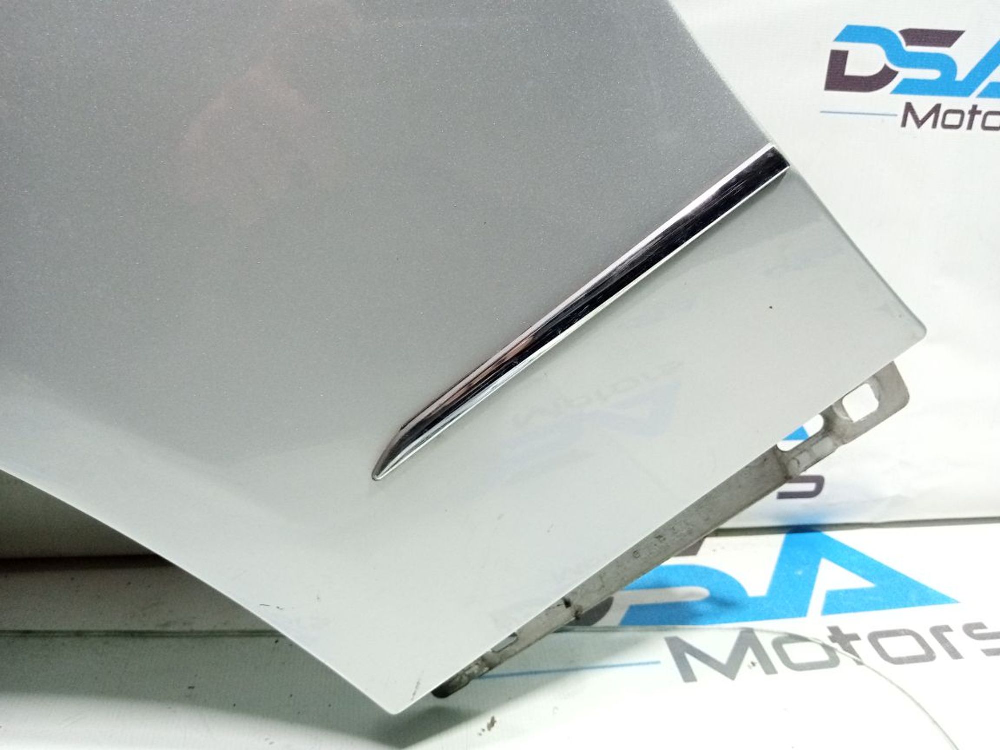 https://ycs.partsauto.market/partsauto-images/thmbs/userImages/b7628e092085f1f91467af1afb6e7630/part/968db78d-be58-497d-8941-20e2c6b3a872_1748925084482.jpg