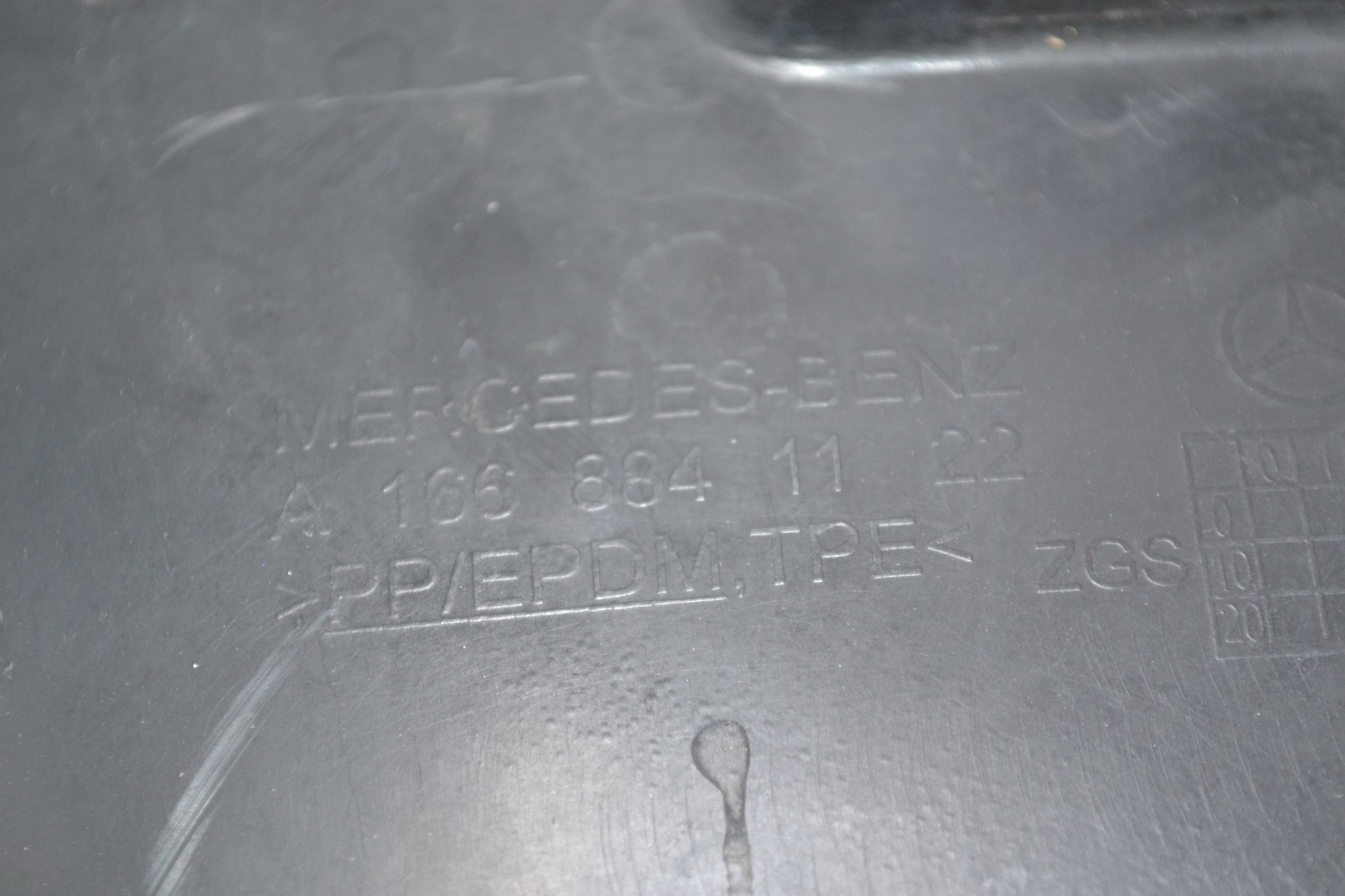 https://ycs.partsauto.market/partsauto-images/thmbs/userImages/b7628e092085f1f91467af1afb6e7630/part/96989264-f7d7-400a-a486-3dd74e3cf2f0_1785159332869.jpg