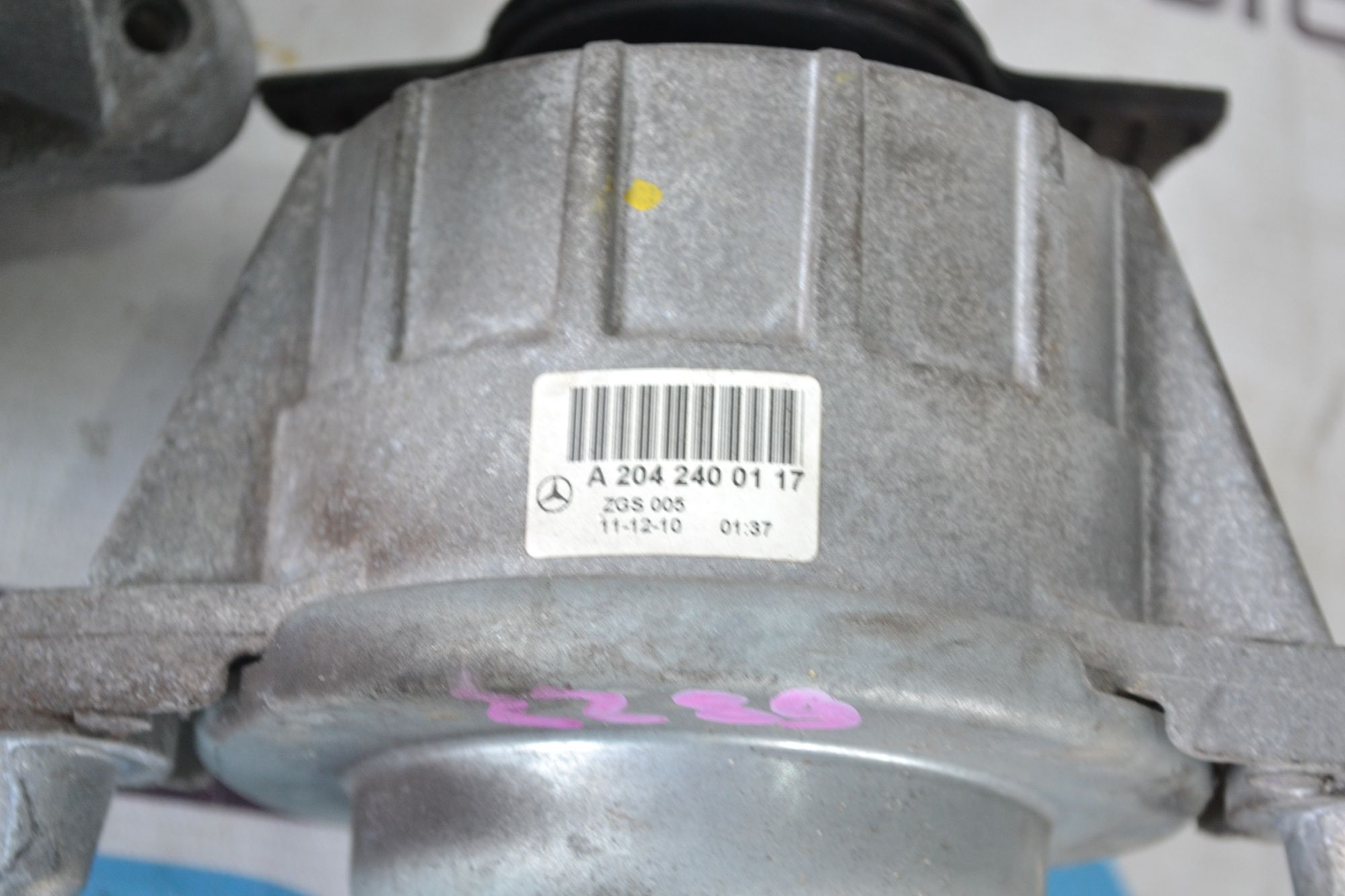 https://ycs.partsauto.market/partsauto-images/thmbs/userImages/b7628e092085f1f91467af1afb6e7630/part/9766669c-7b9f-4143-a976-129ac8a984e6_1785311813864.jpg