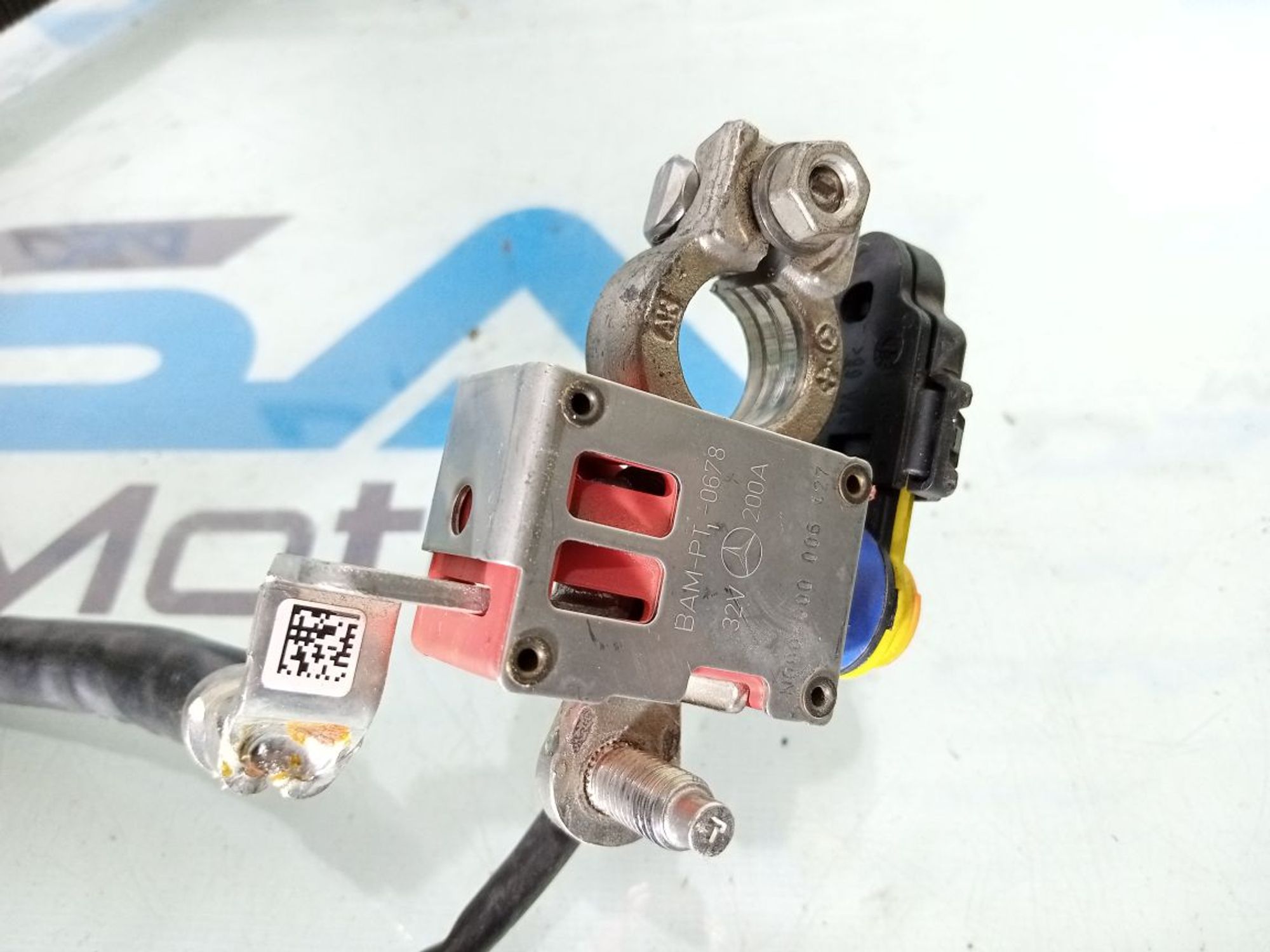 https://ycs.partsauto.market/partsauto-images/thmbs/userImages/b7628e092085f1f91467af1afb6e7630/part/977c0f83-f429-4a7a-a3d5-a97c8252b05c_1733652246599.jpg