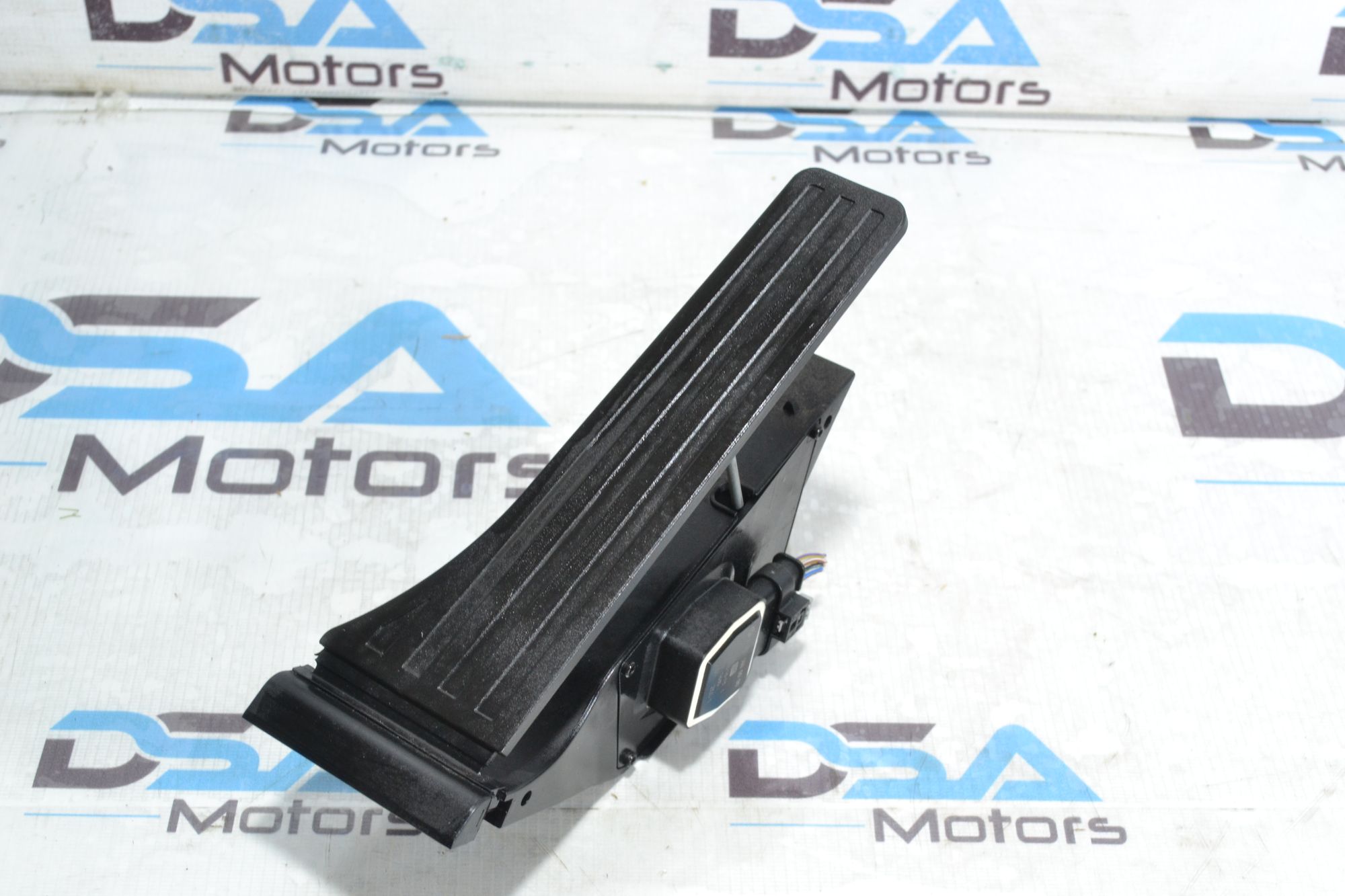 https://ycs.partsauto.market/partsauto-images/thmbs/userImages/b7628e092085f1f91467af1afb6e7630/part/9786a072-8365-4133-868b-52d7154c8243_1780992145448.jpg