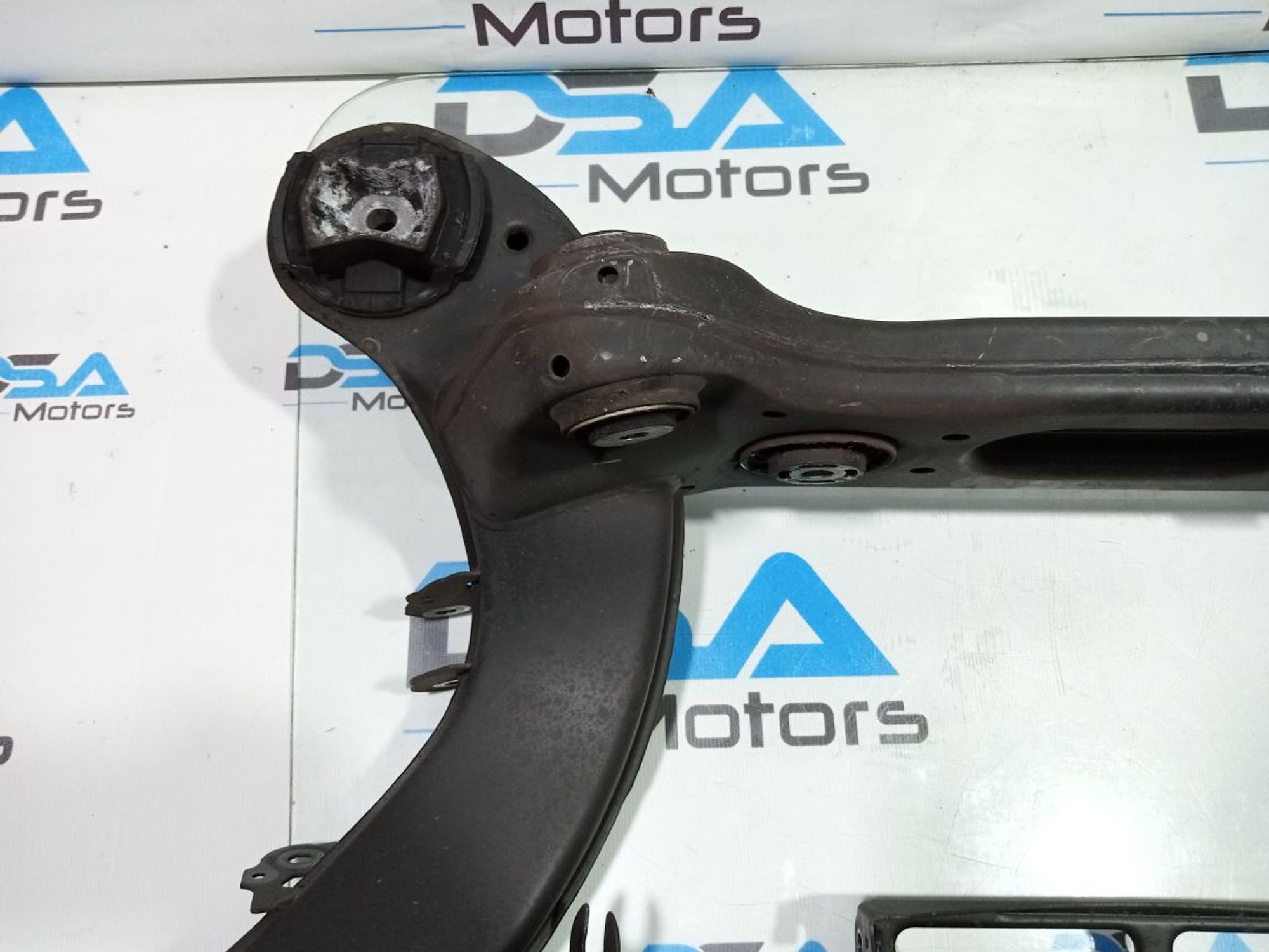 https://ycs.partsauto.market/partsauto-images/thmbs/userImages/b7628e092085f1f91467af1afb6e7630/part/979a8627-a622-41b4-8809-53f8207660c1_1747762864443.jpg