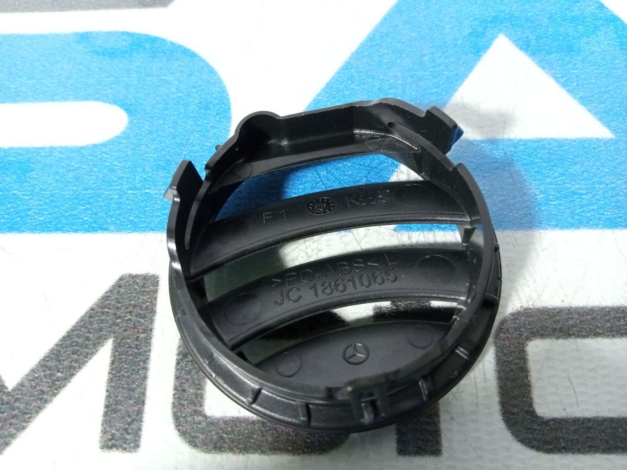 https://ycs.partsauto.market/partsauto-images/thmbs/userImages/b7628e092085f1f91467af1afb6e7630/part/97b4fa39-adcc-4f11-b138-4c806fe711c3_1747719364742.jpg