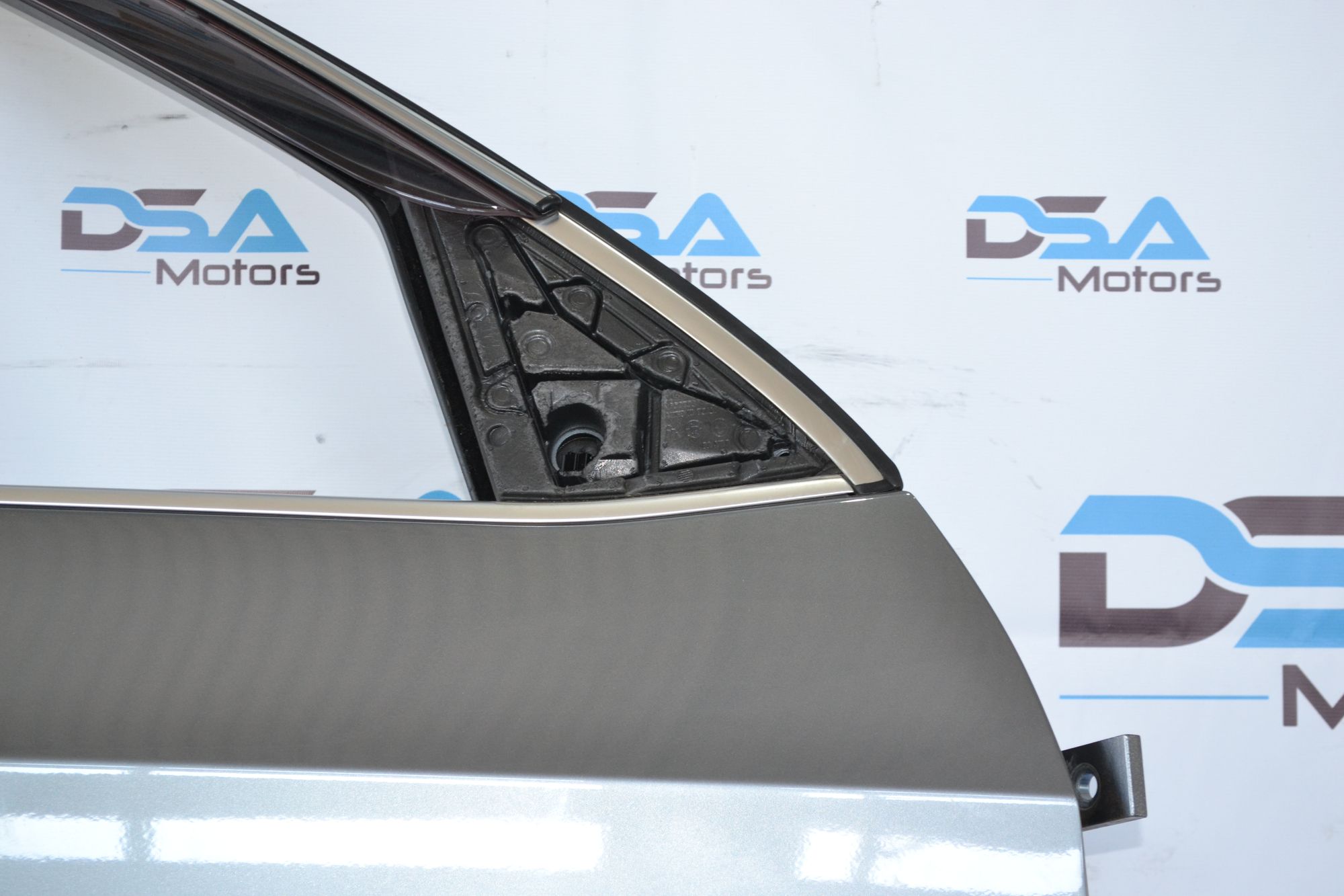 https://ycs.partsauto.market/partsauto-images/thmbs/userImages/b7628e092085f1f91467af1afb6e7630/part/97bb2834-0439-4342-8242-6b80c8ceddb6_1783074095388.jpg