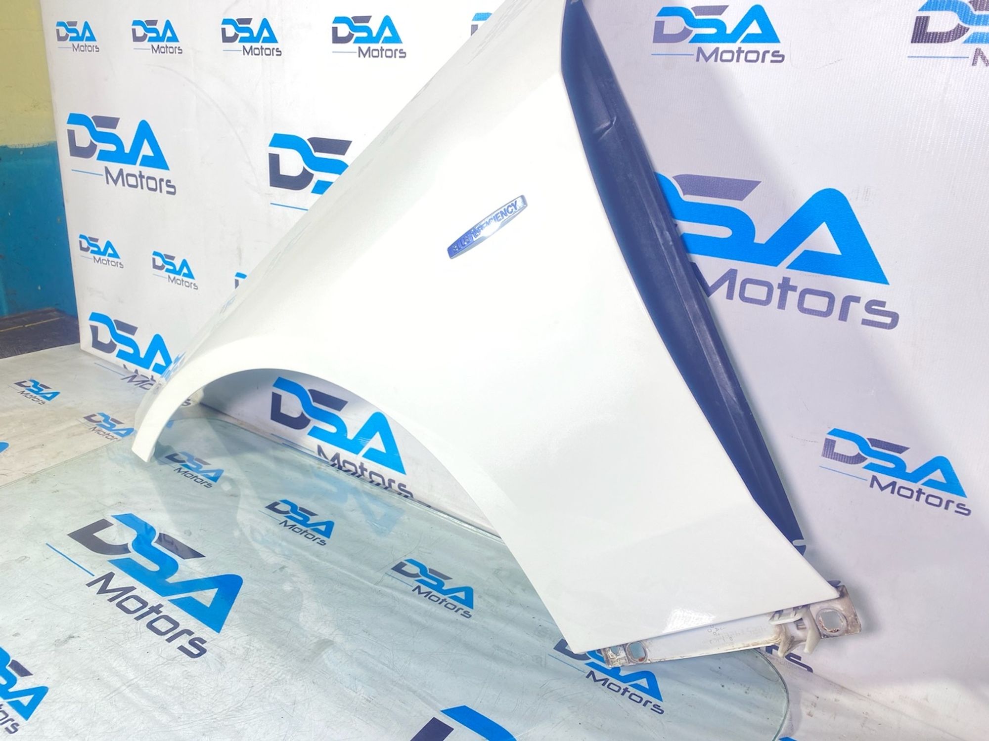 https://ycs.partsauto.market/partsauto-images/thmbs/userImages/b7628e092085f1f91467af1afb6e7630/part/981458f9-86ea-4174-8ba8-8a44757fa4e2_1740057320810.jpg