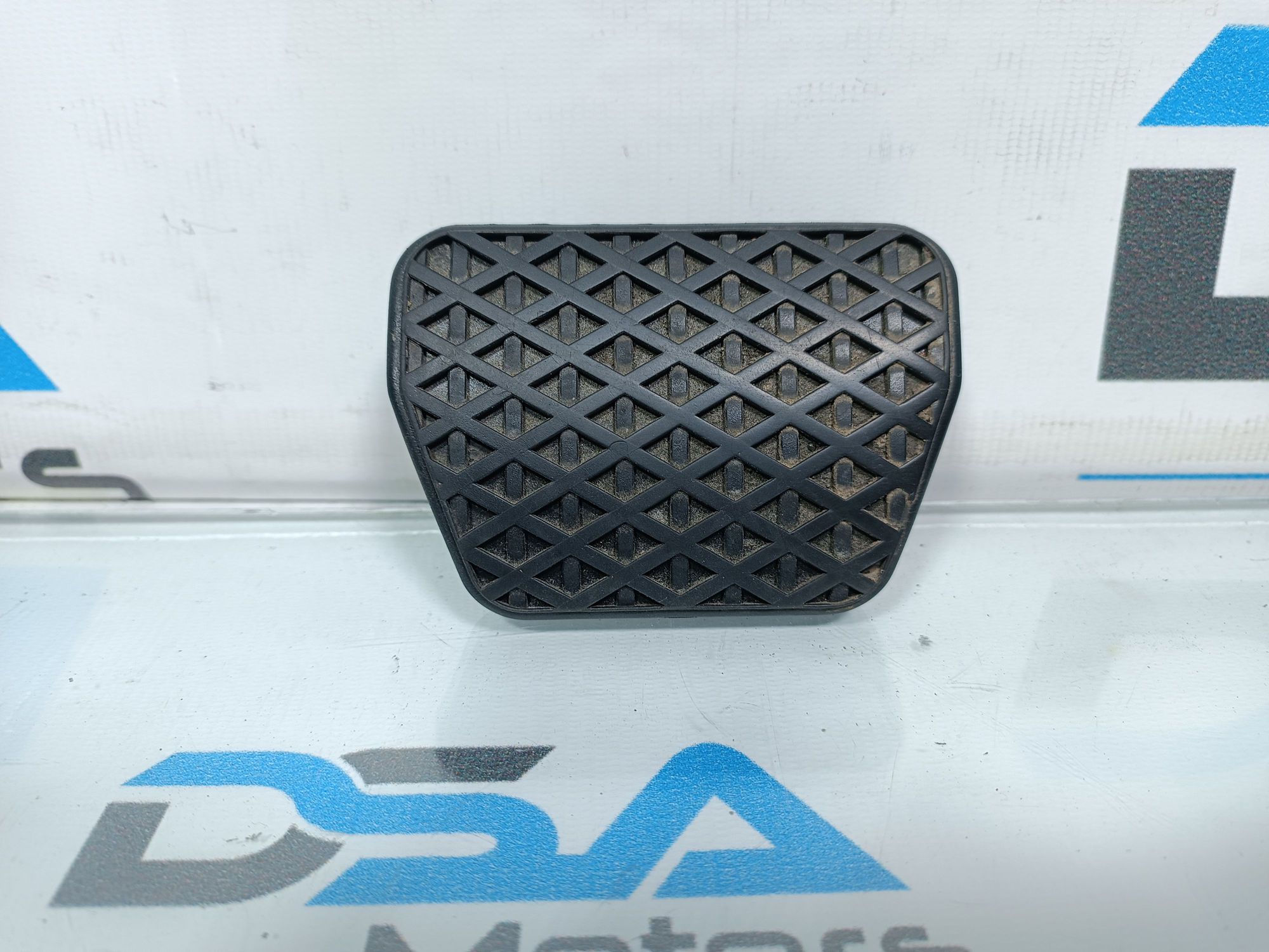 https://ycs.partsauto.market/partsauto-images/thmbs/userImages/b7628e092085f1f91467af1afb6e7630/part/9888e7fd-9ce8-4b35-887e-67f2e2ec63a6_1704814646703.jpg