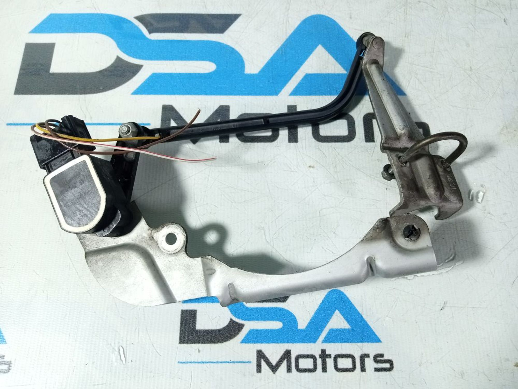 https://ycs.partsauto.market/partsauto-images/thmbs/userImages/b7628e092085f1f91467af1afb6e7630/part/996f54d3-e50b-48bd-ae74-cae7f8032a9e_1742560617872.jpg