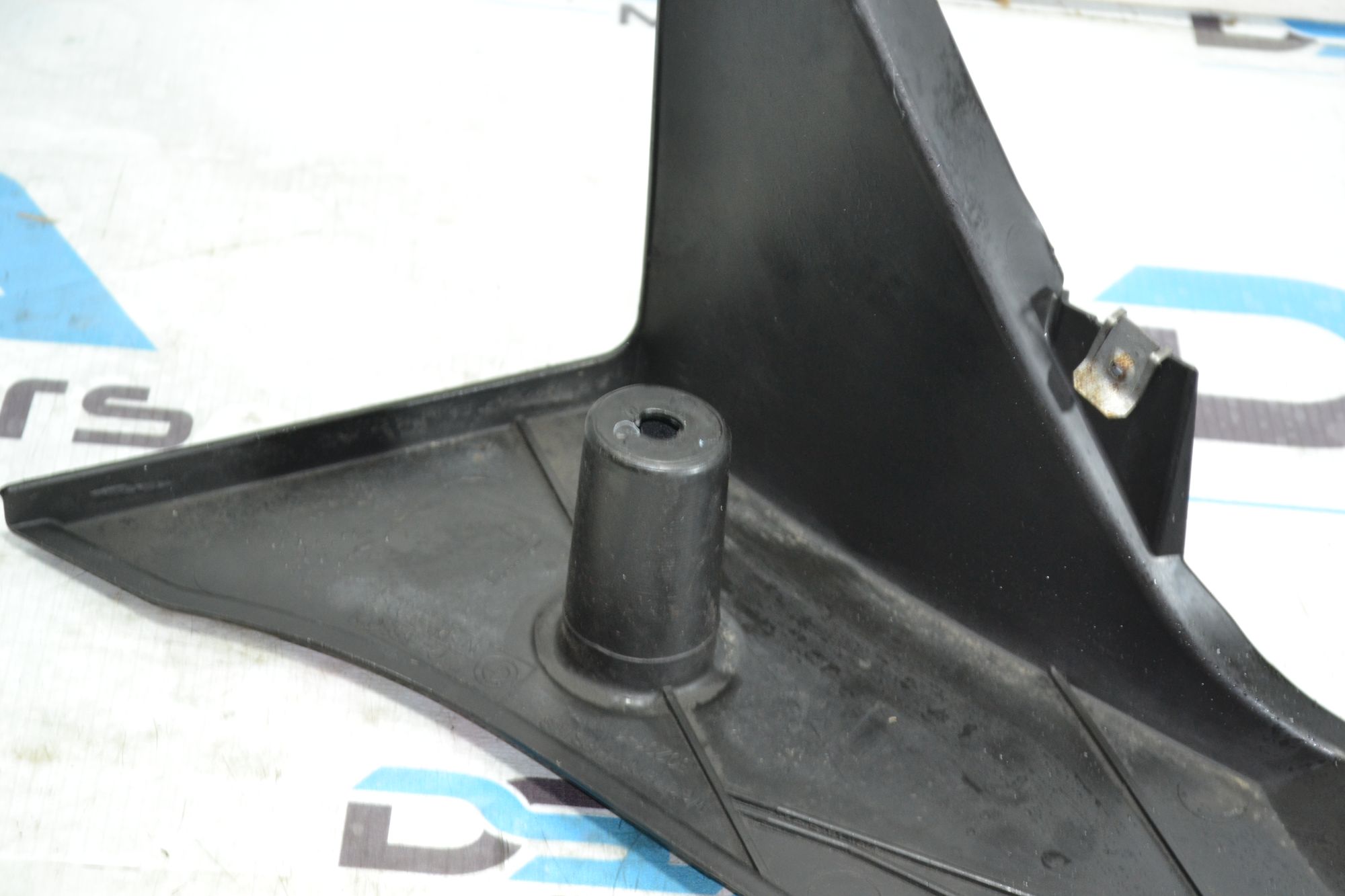 https://ycs.partsauto.market/partsauto-images/thmbs/userImages/b7628e092085f1f91467af1afb6e7630/part/998889b0-008d-4f79-8933-ac44e662d8c2_1781691254346.jpg