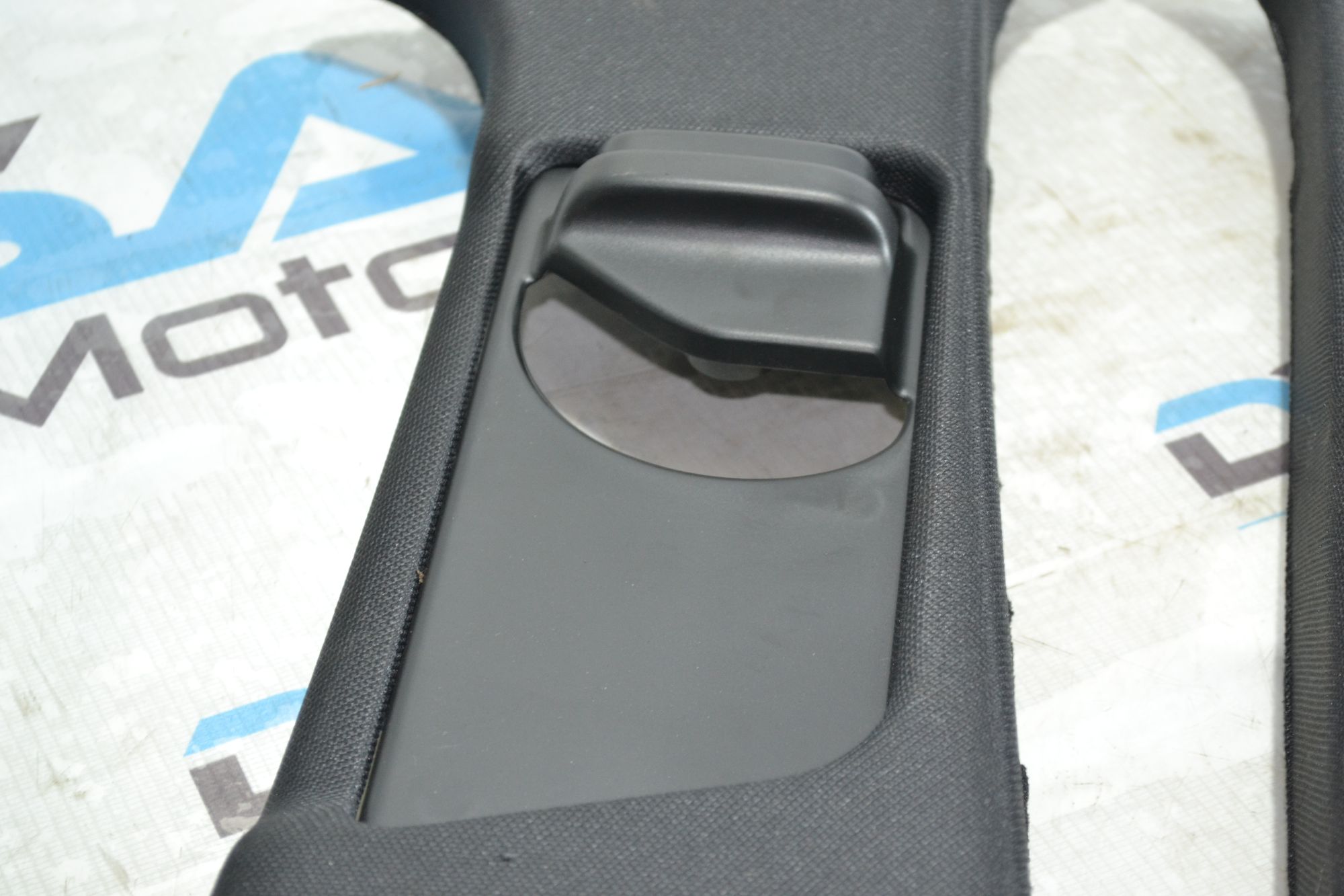https://ycs.partsauto.market/partsauto-images/thmbs/userImages/b7628e092085f1f91467af1afb6e7630/part/999e4ee4-299a-4533-85a2-cf5df67453f1_1780485889995.jpg