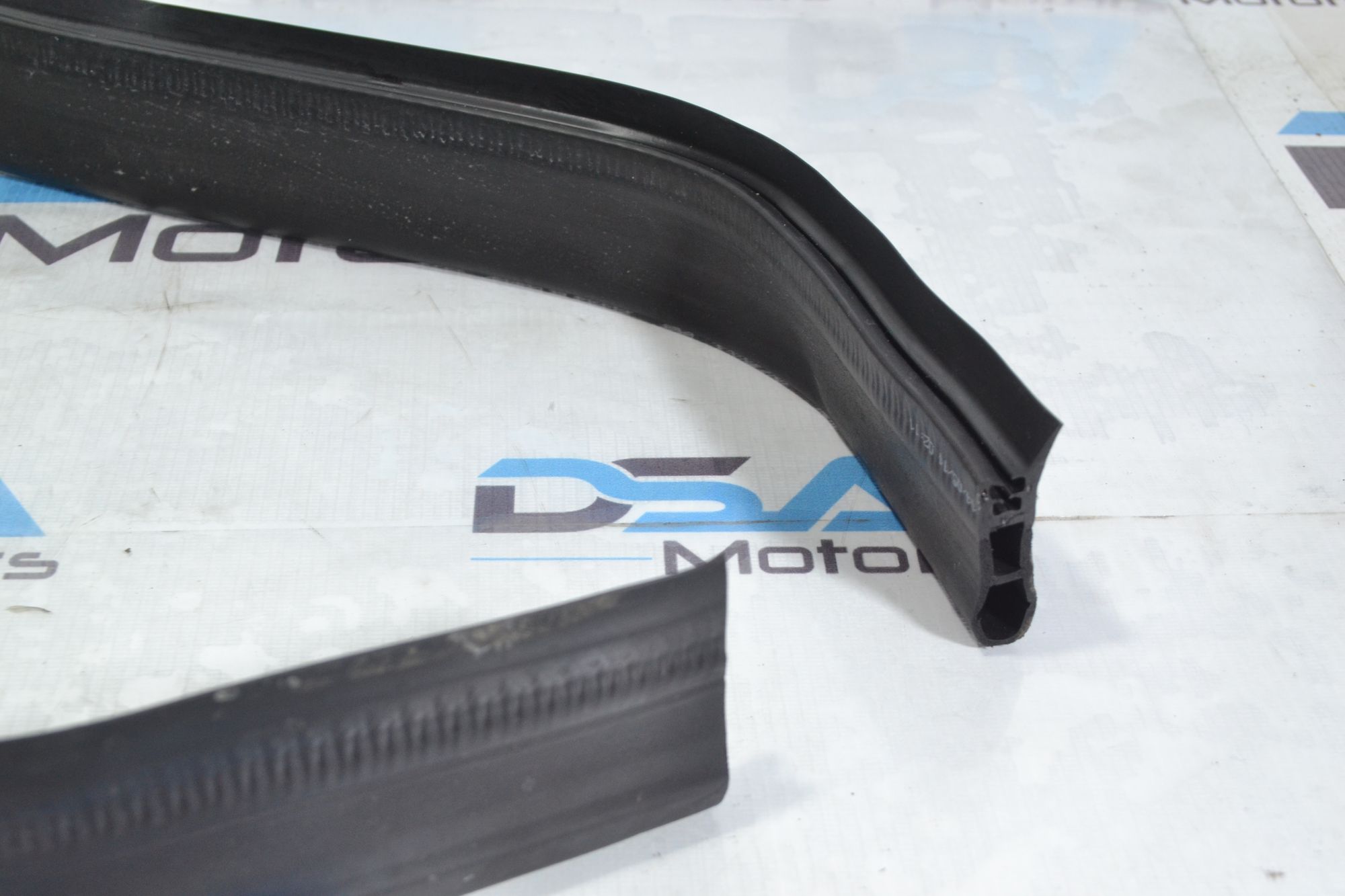 https://ycs.partsauto.market/partsauto-images/thmbs/userImages/b7628e092085f1f91467af1afb6e7630/part/9a26b386-655d-4949-bc73-043a41eeadab_1781249281017.jpg