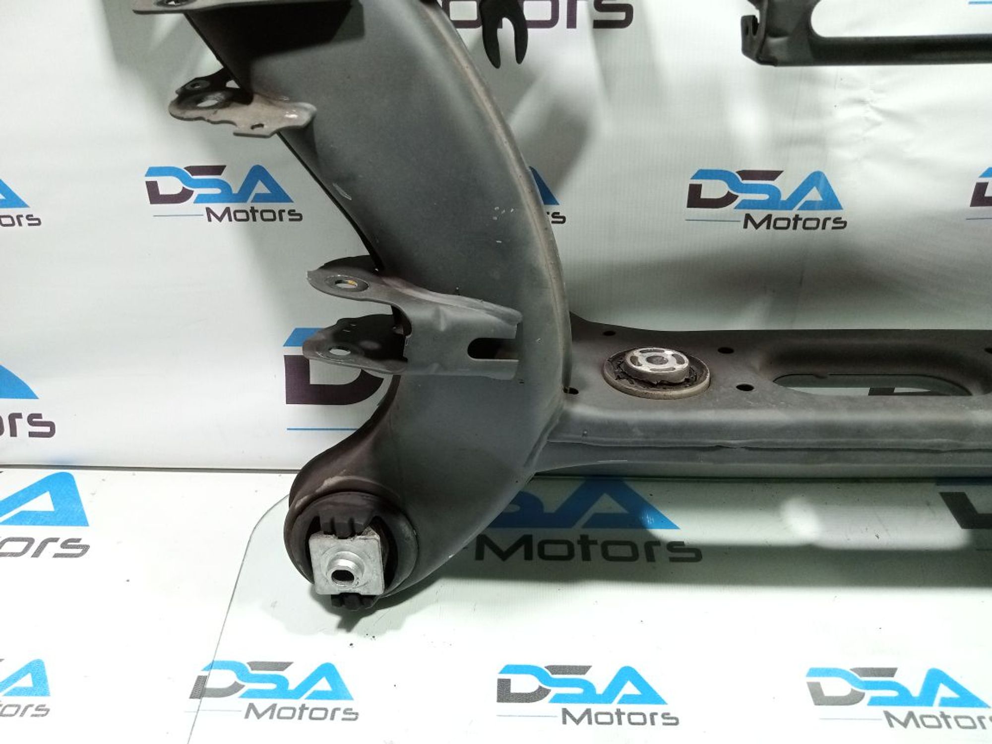 https://ycs.partsauto.market/partsauto-images/thmbs/userImages/b7628e092085f1f91467af1afb6e7630/part/9aafc099-9919-42f1-abe7-a5d255ce5900_1747762839645.jpg