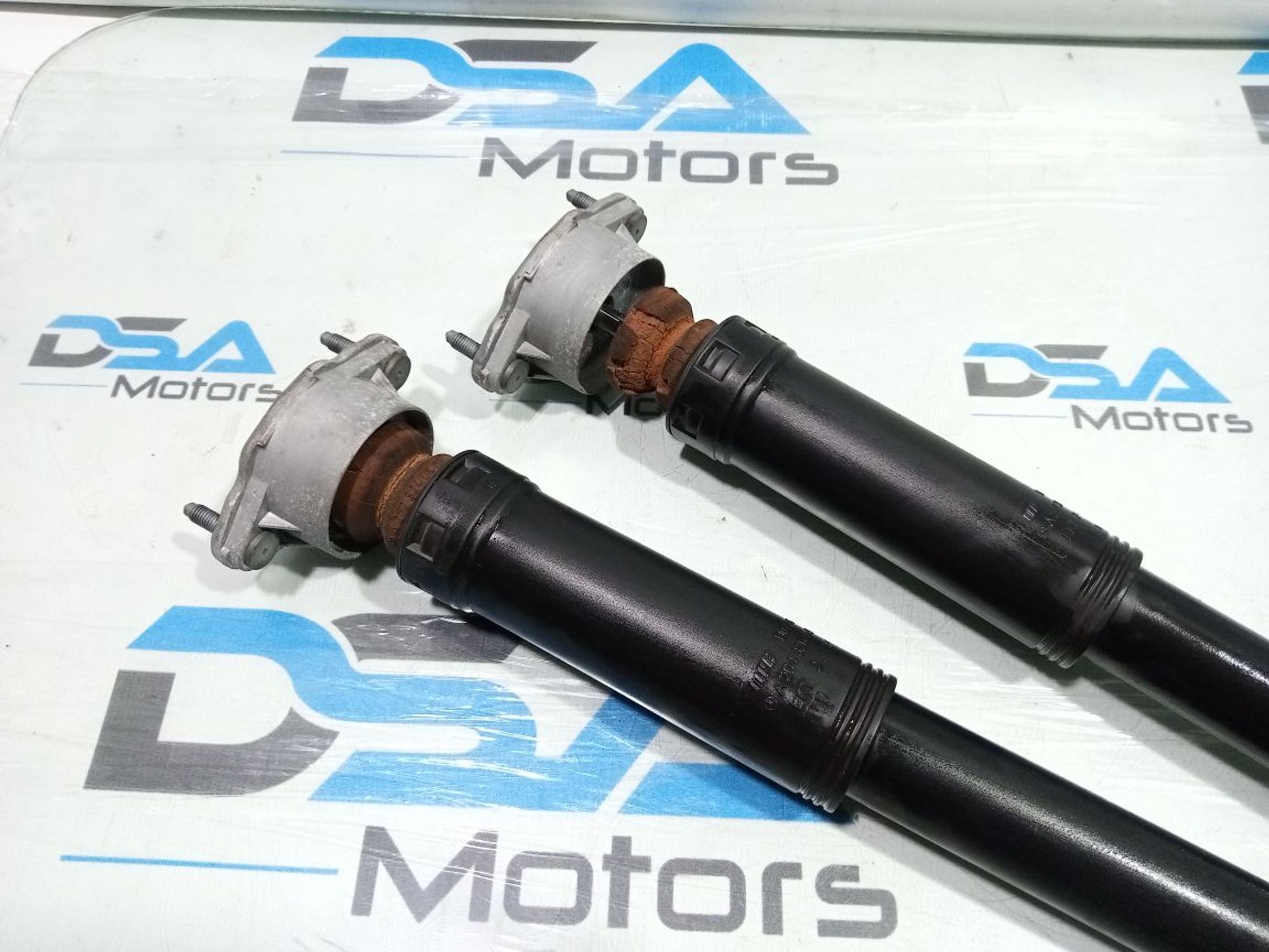 https://ycs.partsauto.market/partsauto-images/thmbs/userImages/b7628e092085f1f91467af1afb6e7630/part/9ac1808d-980a-4225-be1f-ca53075cfe74_1749181675200.jpg