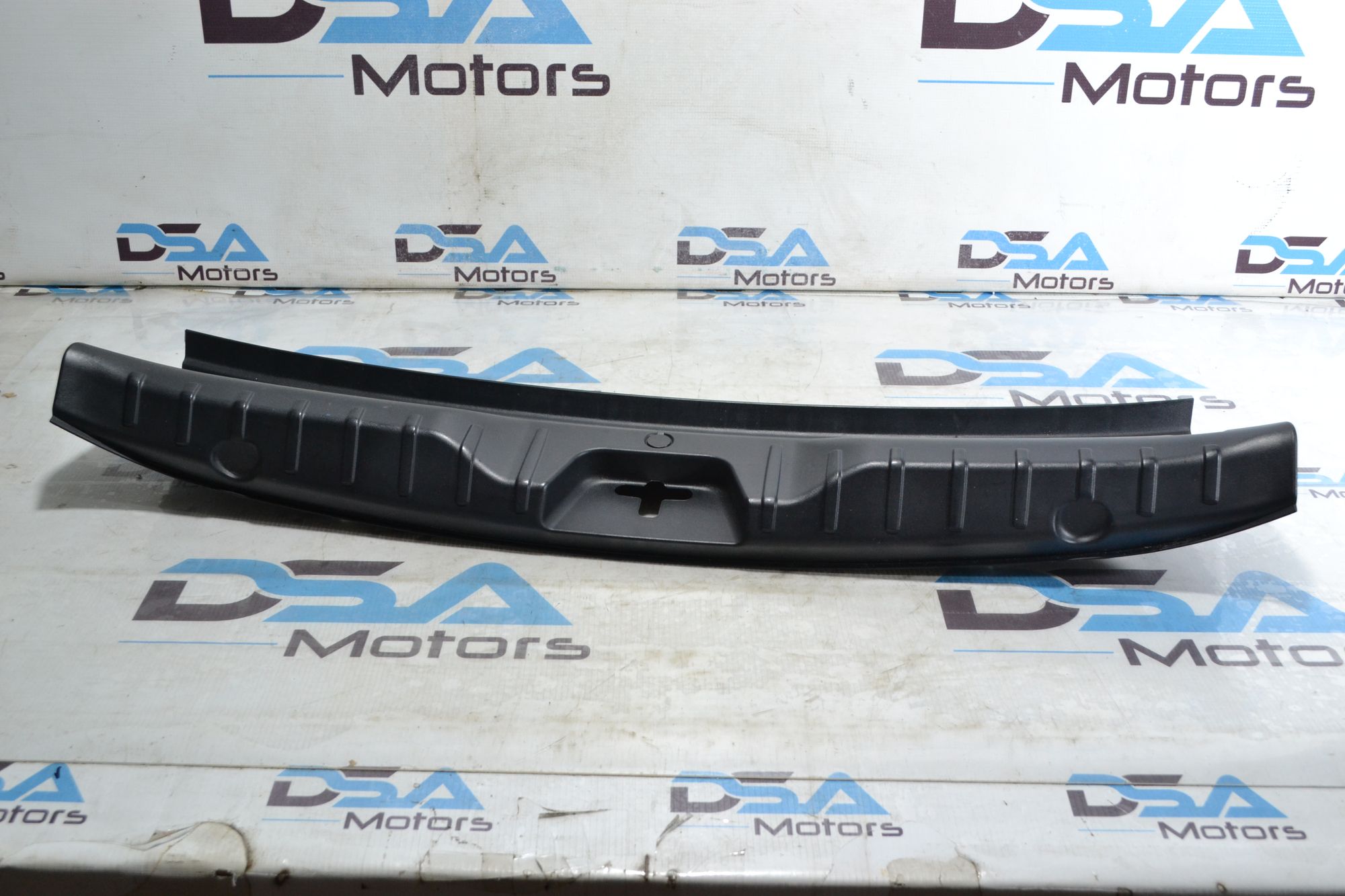 Накладка замка багажника оригинал BMW 5 F10/F18 из Японии, 1400 рублей, Кореновск
