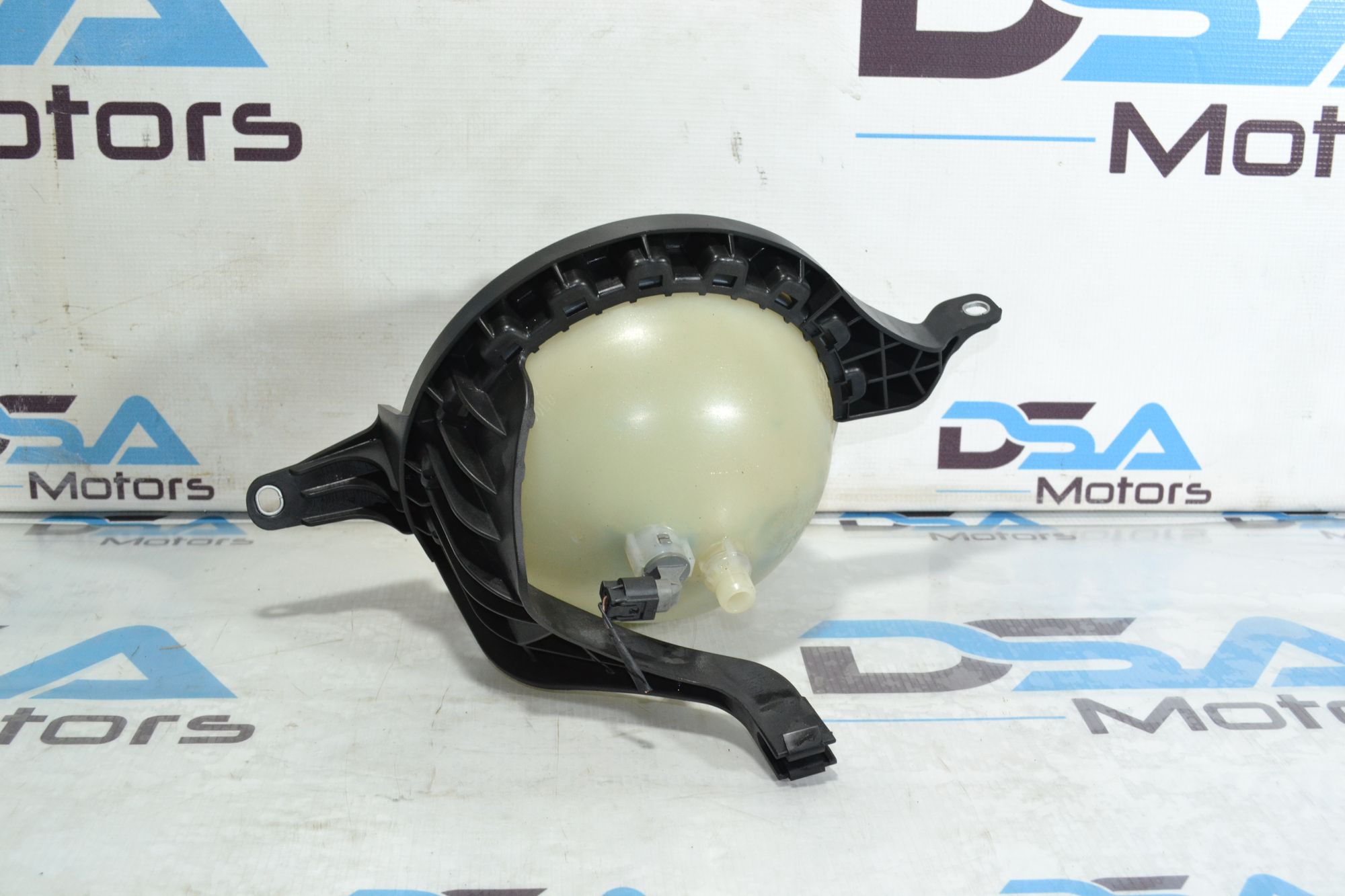 https://ycs.partsauto.market/partsauto-images/thmbs/userImages/b7628e092085f1f91467af1afb6e7630/part/9bc897e9-508a-47ca-9dfd-9639d0c73af0_1779794988349.jpg