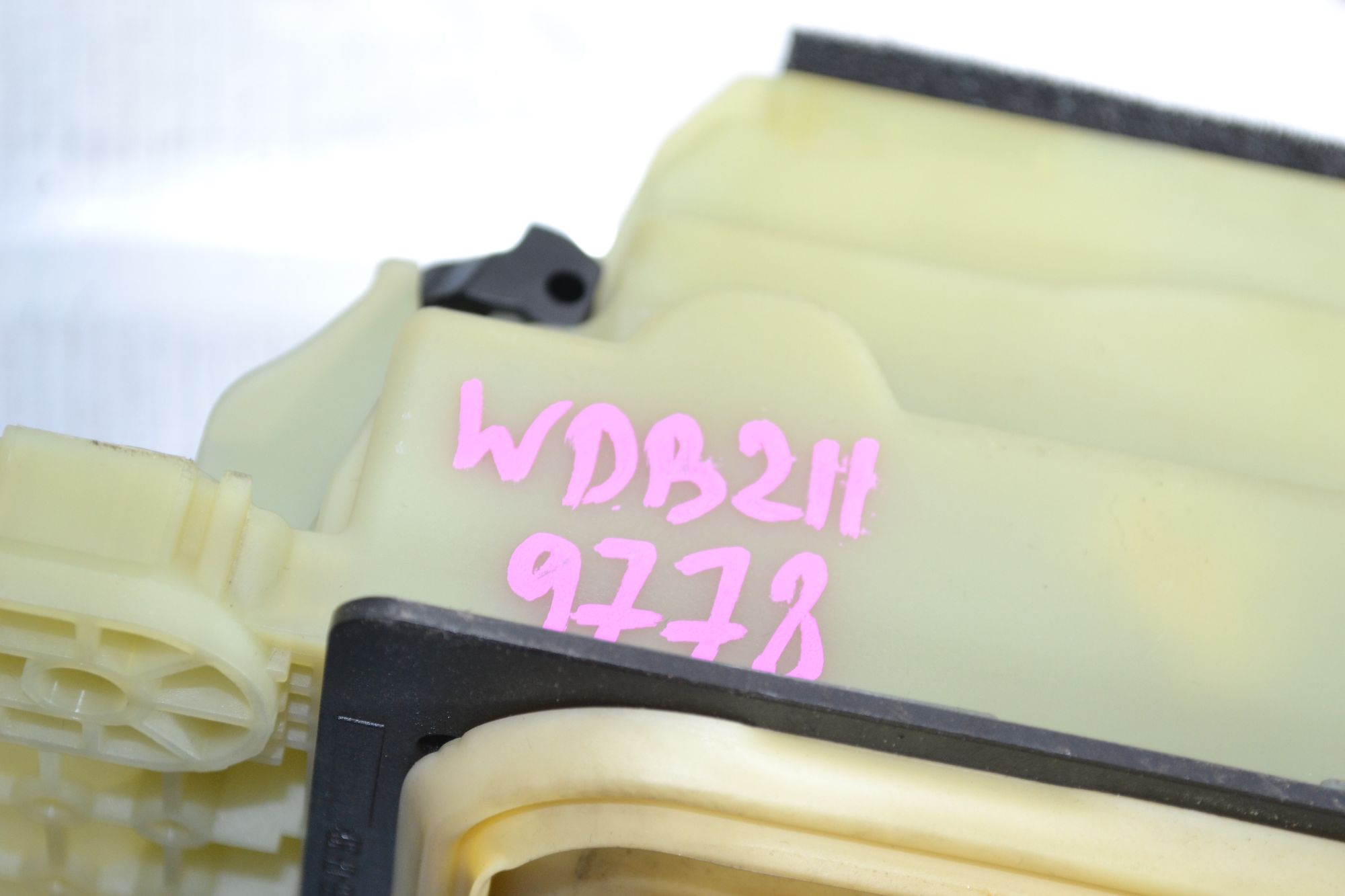 https://ycs.partsauto.market/partsauto-images/thmbs/userImages/b7628e092085f1f91467af1afb6e7630/part/9c2114f9-8de6-48f6-97dc-66c72516f4ed_1780382421209.jpg
