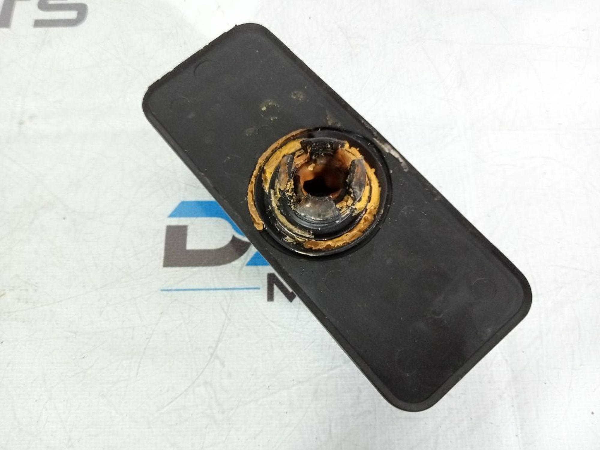 https://ycs.partsauto.market/partsauto-images/thmbs/userImages/b7628e092085f1f91467af1afb6e7630/part/9e9ec90b-dee1-4c9d-93a9-162aa805fddb_1739179801102.jpg